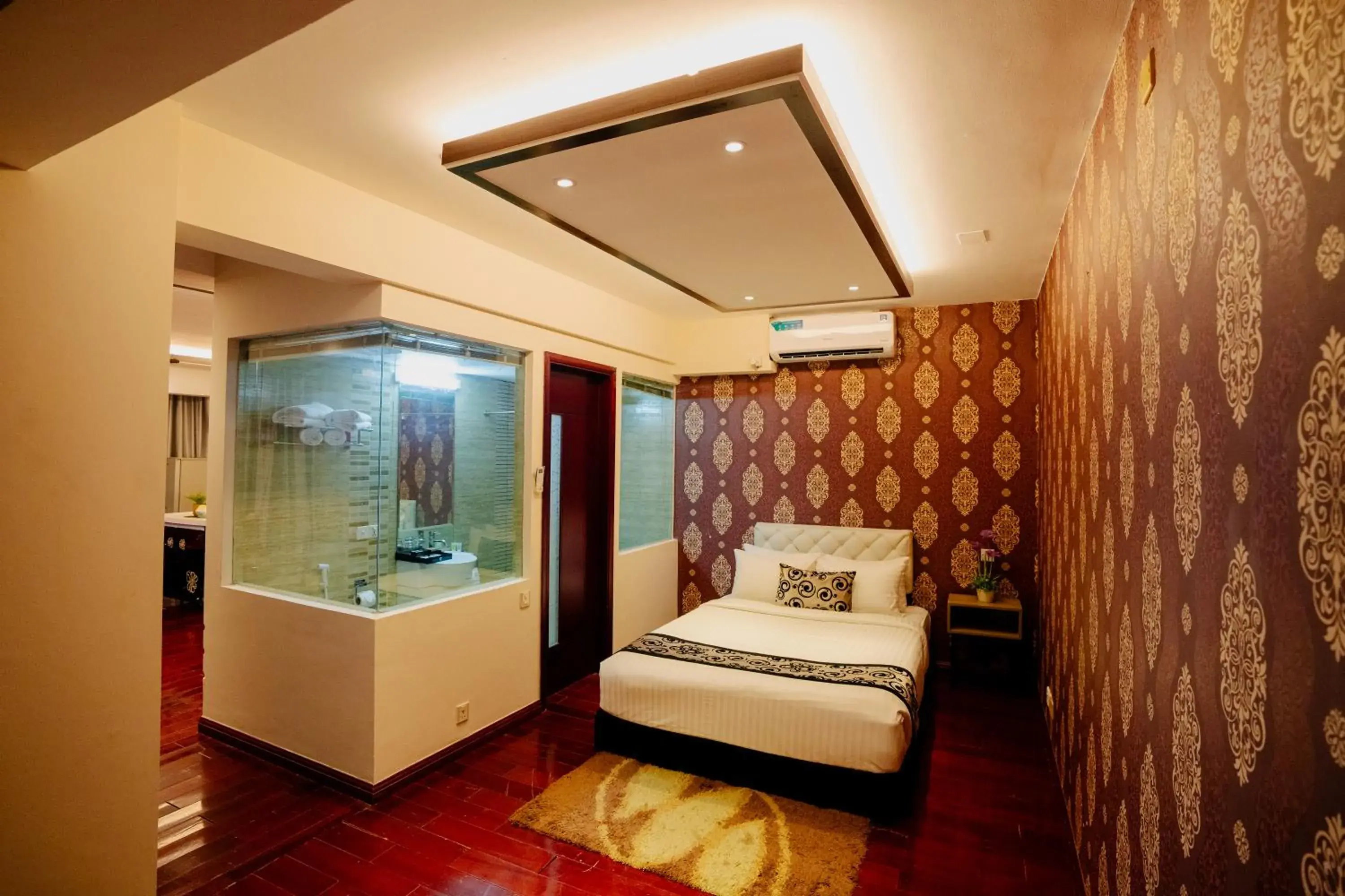 Bed in Royal Residence Dhaka Bed in Royal Residence Dhaka