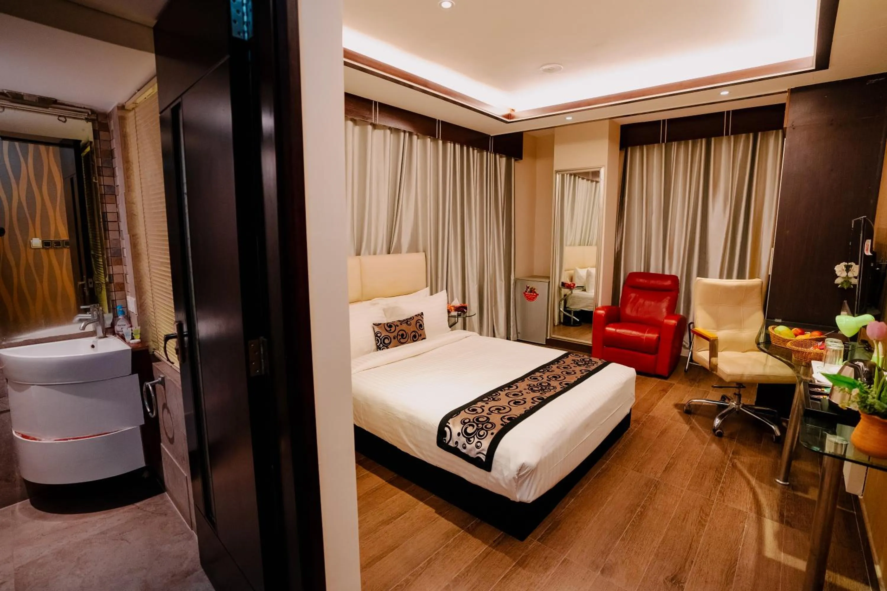 Toilet, Bed in Royal Residence Dhaka