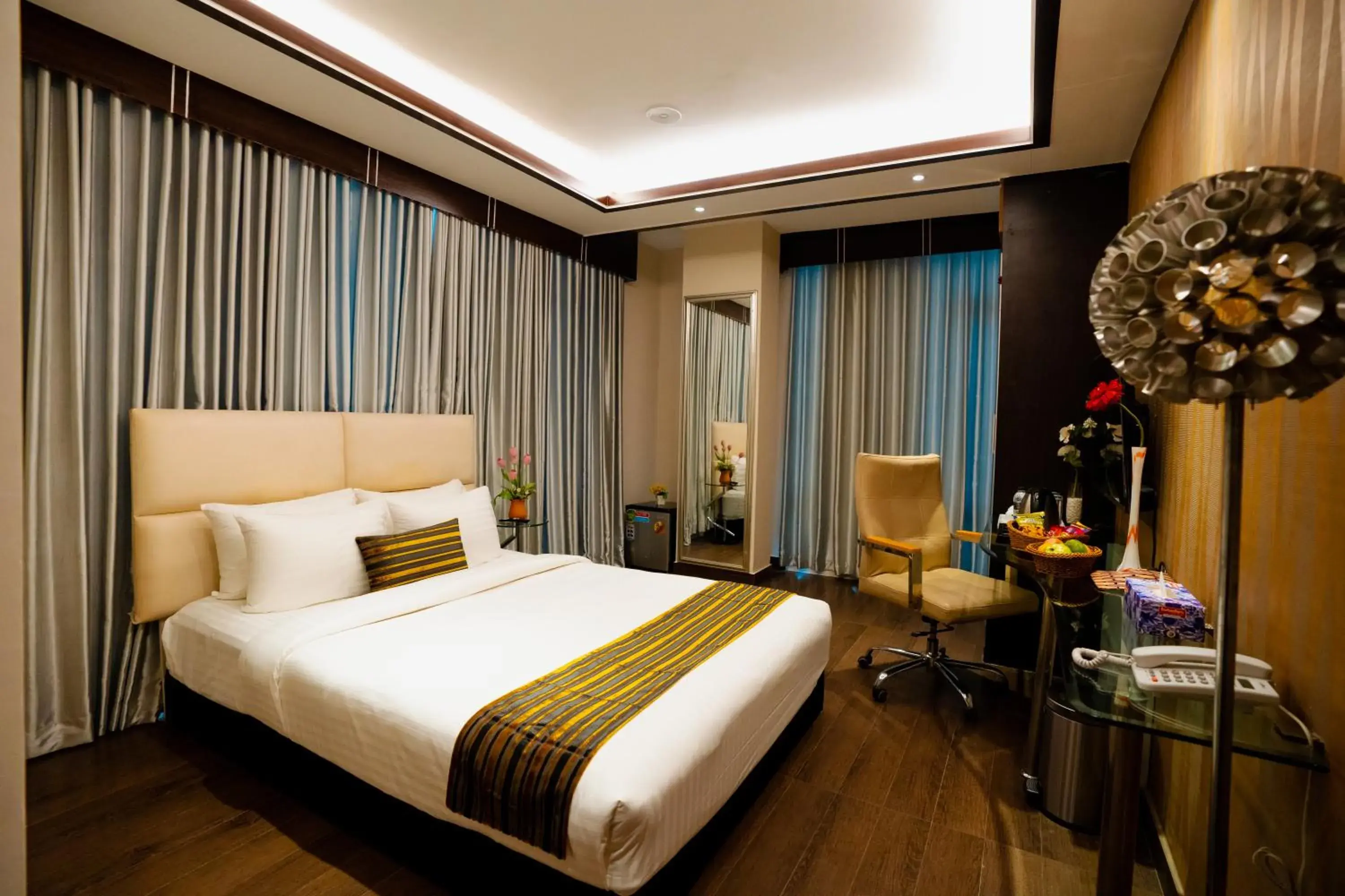 Property building, Bed in Royal Residence Dhaka Property building, Bed in Royal Residence Dhaka