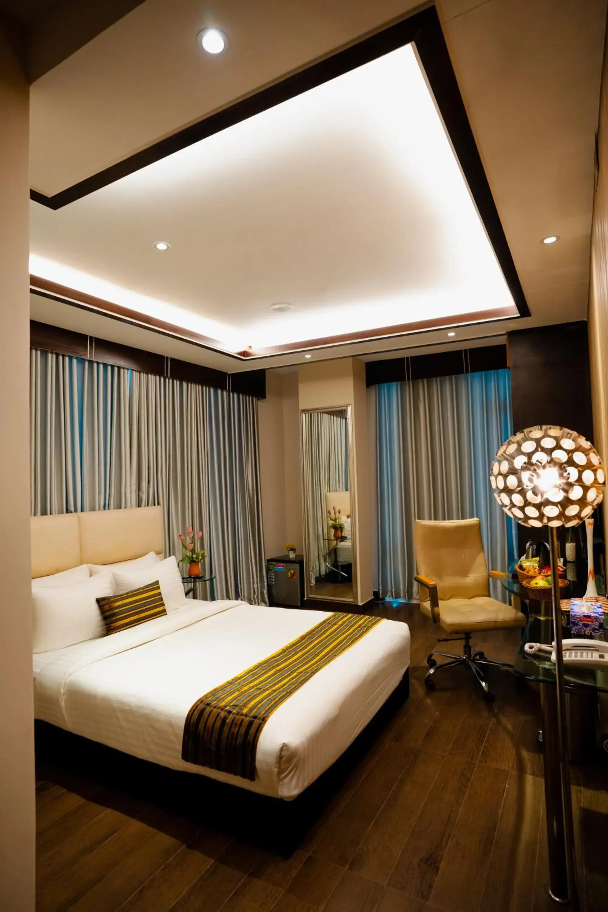 Property building, Bed in Royal Residence Dhaka Property building, Bed in Royal Residence Dhaka