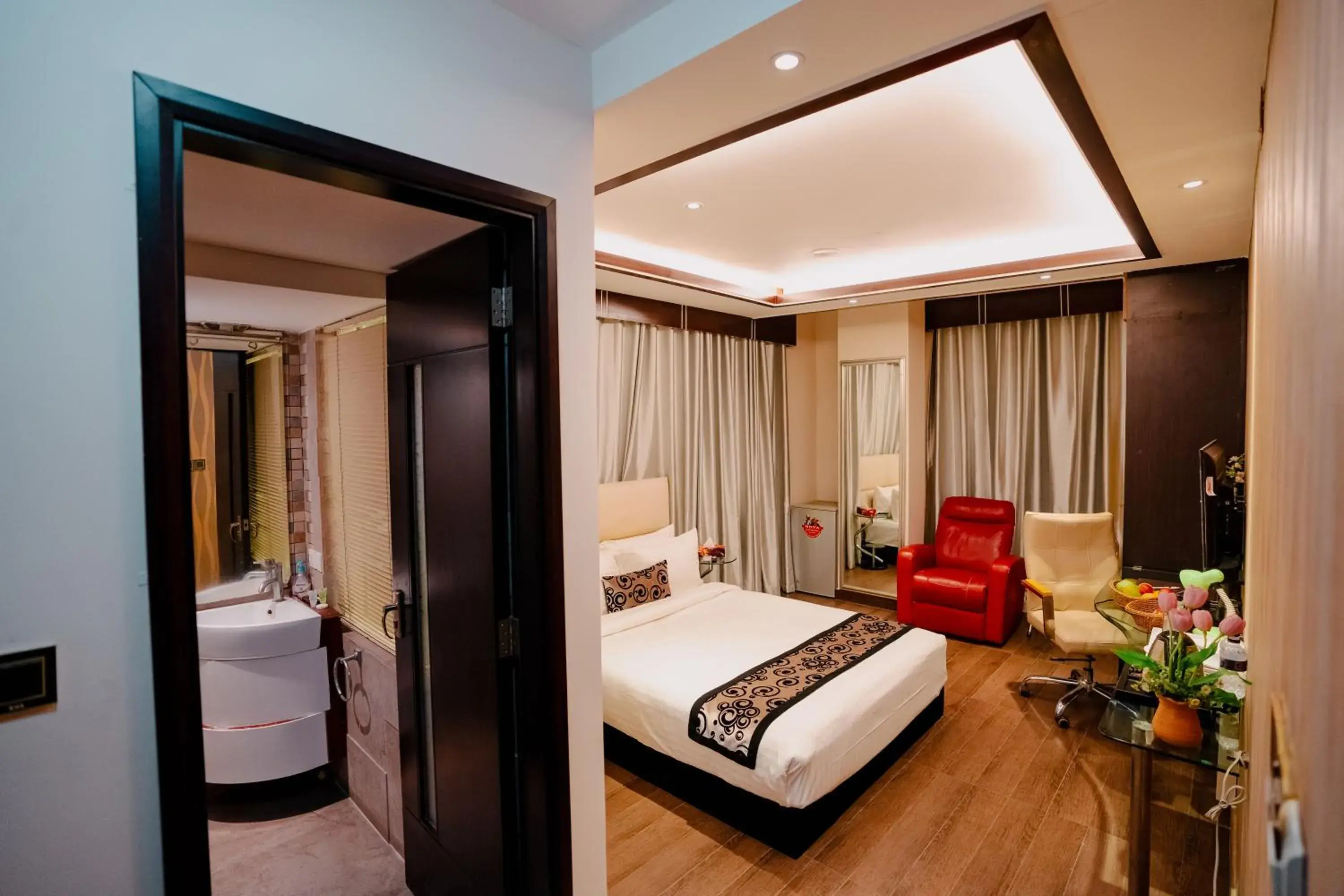 Deluxe King Room in Royal Residence Dhaka Deluxe King Room in Royal Residence Dhaka