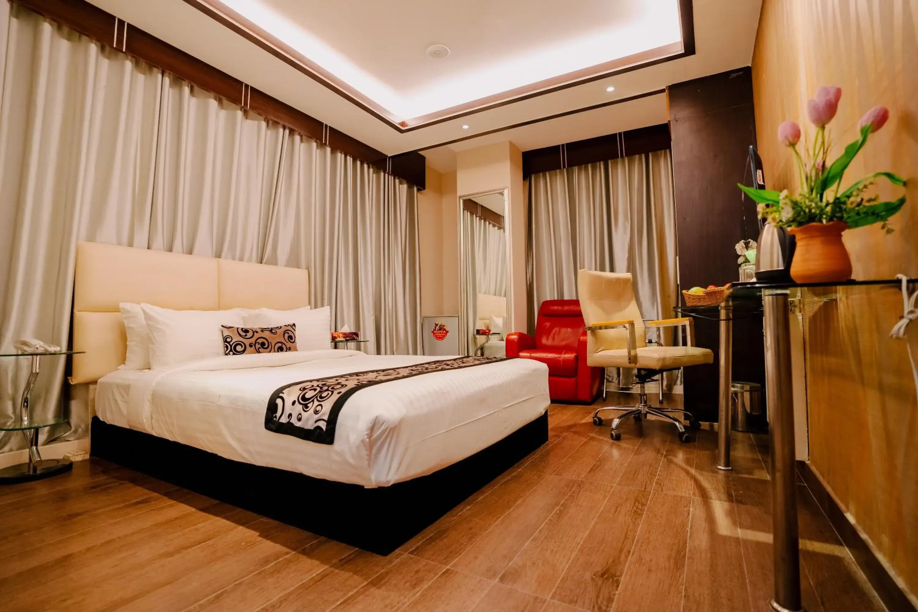 Bed in Royal Residence Dhaka Bed in Royal Residence Dhaka