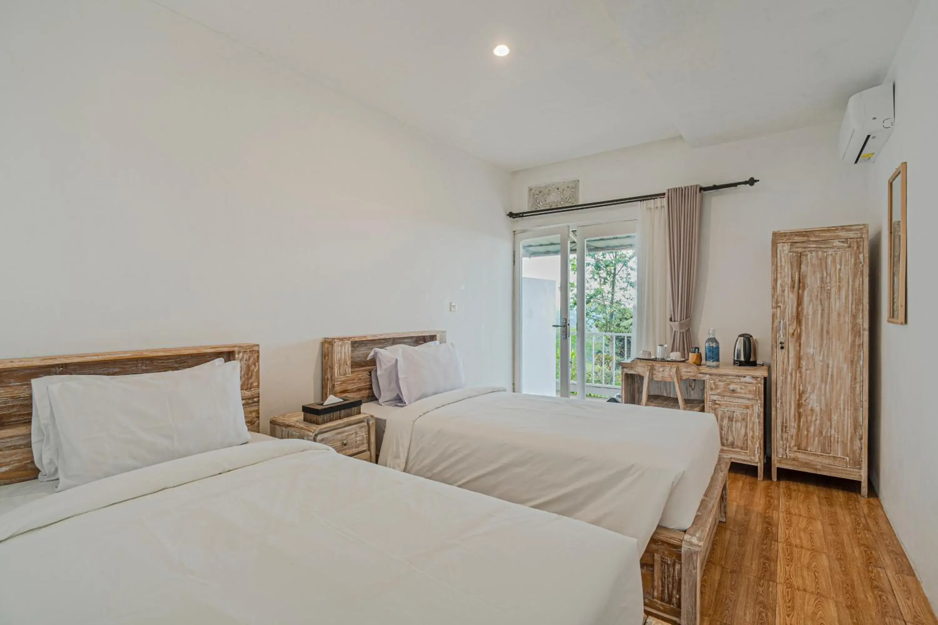 Deluxe Twin Room in Jatiluwih Santya Loka Lodge & Twin Waterfall Managed by Manara Deluxe Twin Room in Jatiluwih Santya Loka Lodge & Twin Waterfall Managed by Manara