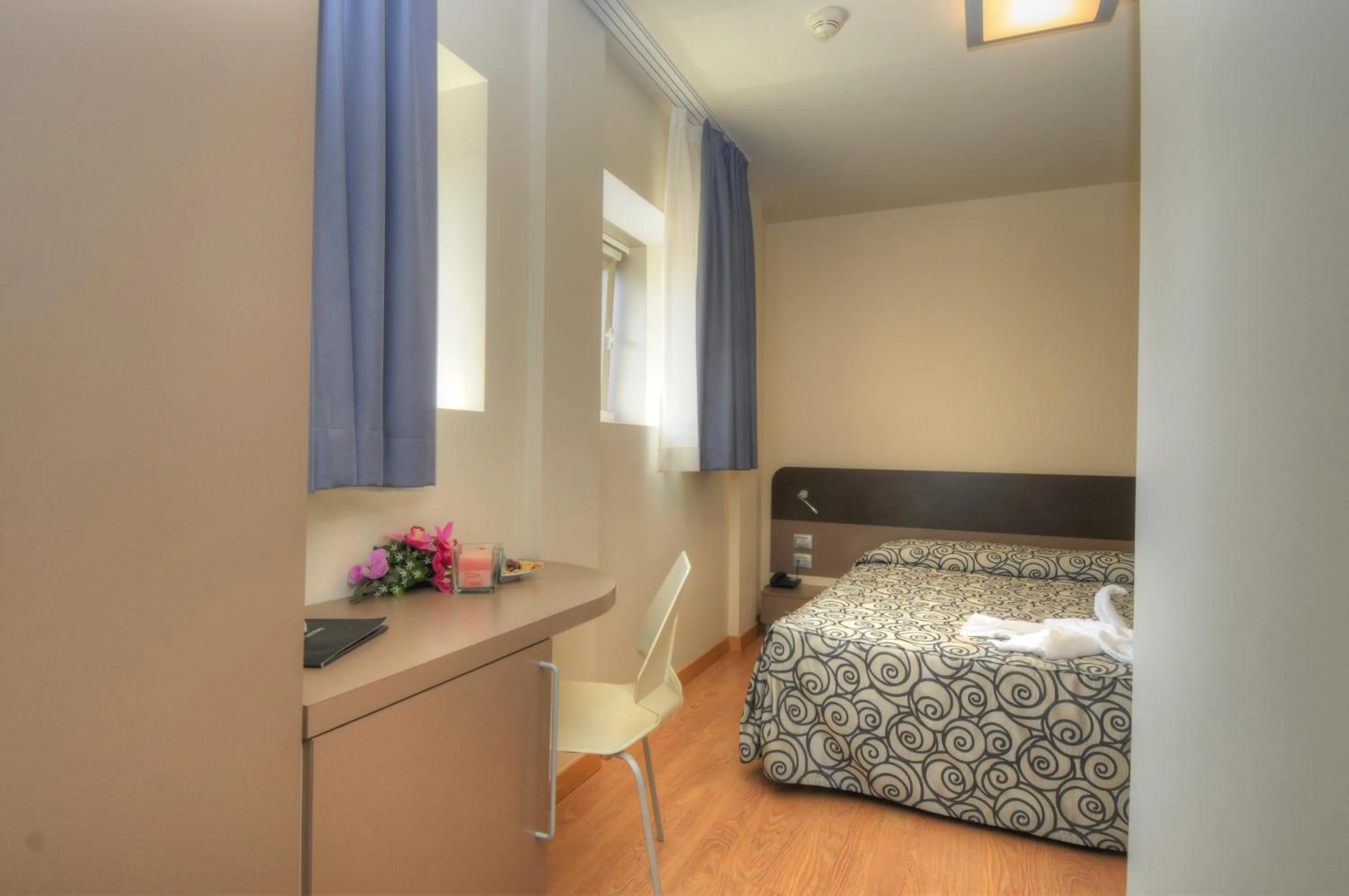 Photo of the whole room, Bed in Hotel Pasha