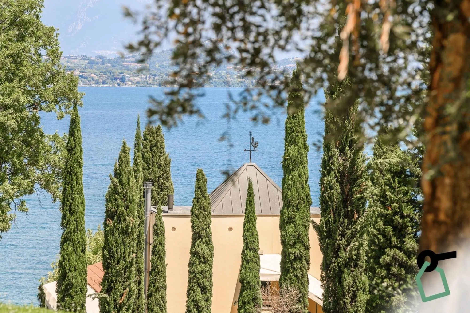 Lake view in HOTIDAY Apartments Desenzano