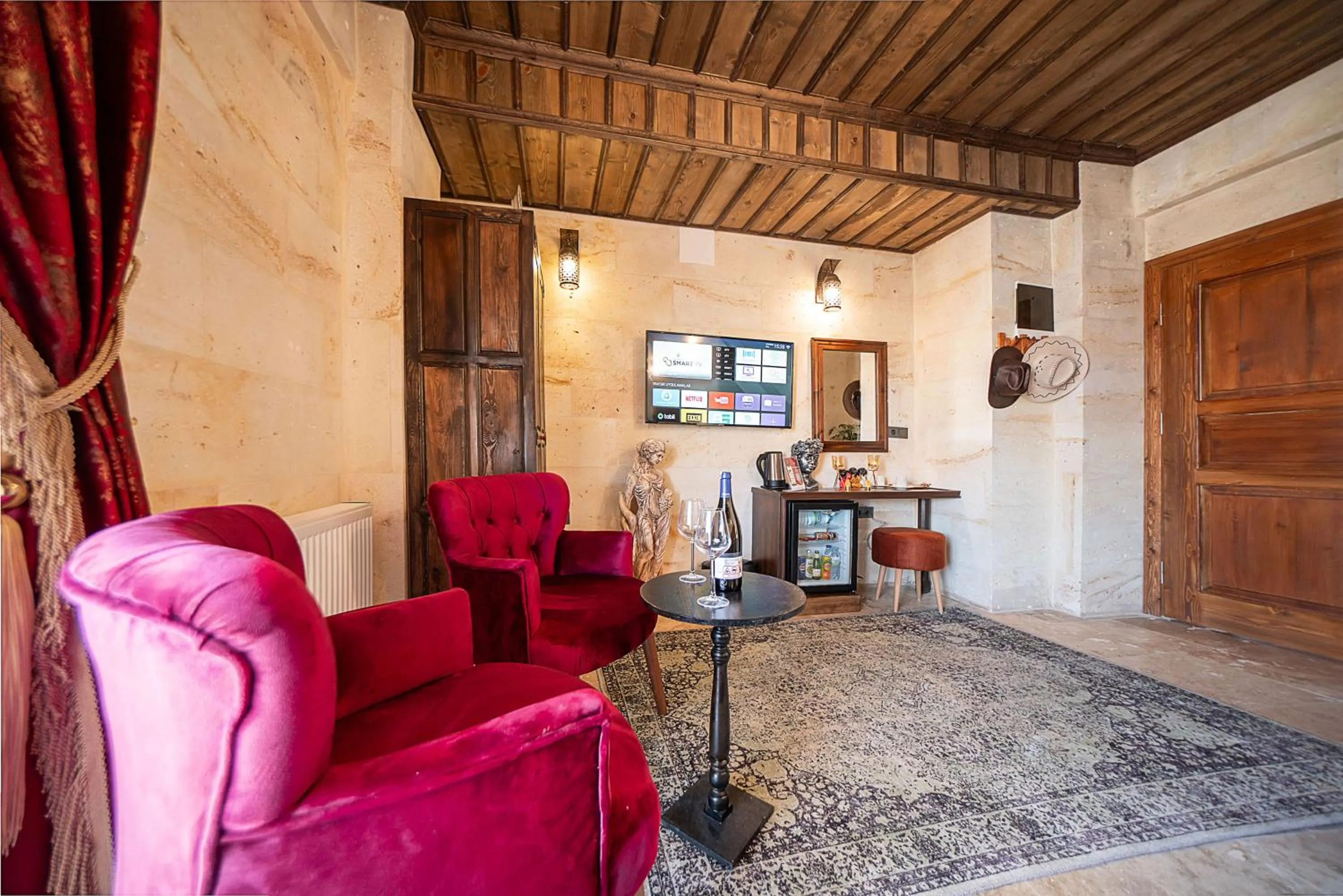 TV and multimedia in Abra Stone House