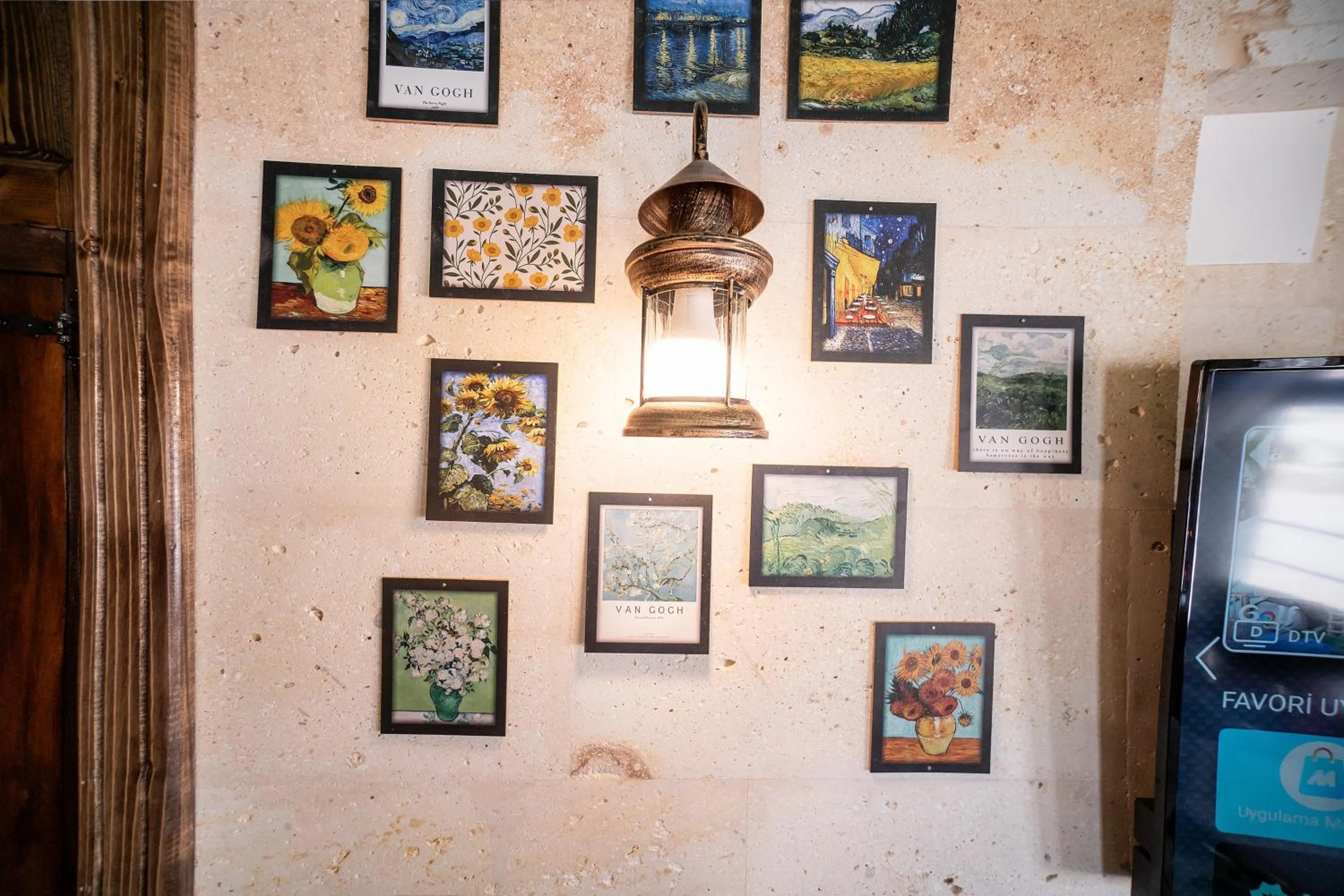 Decorative detail in Abra Stone House