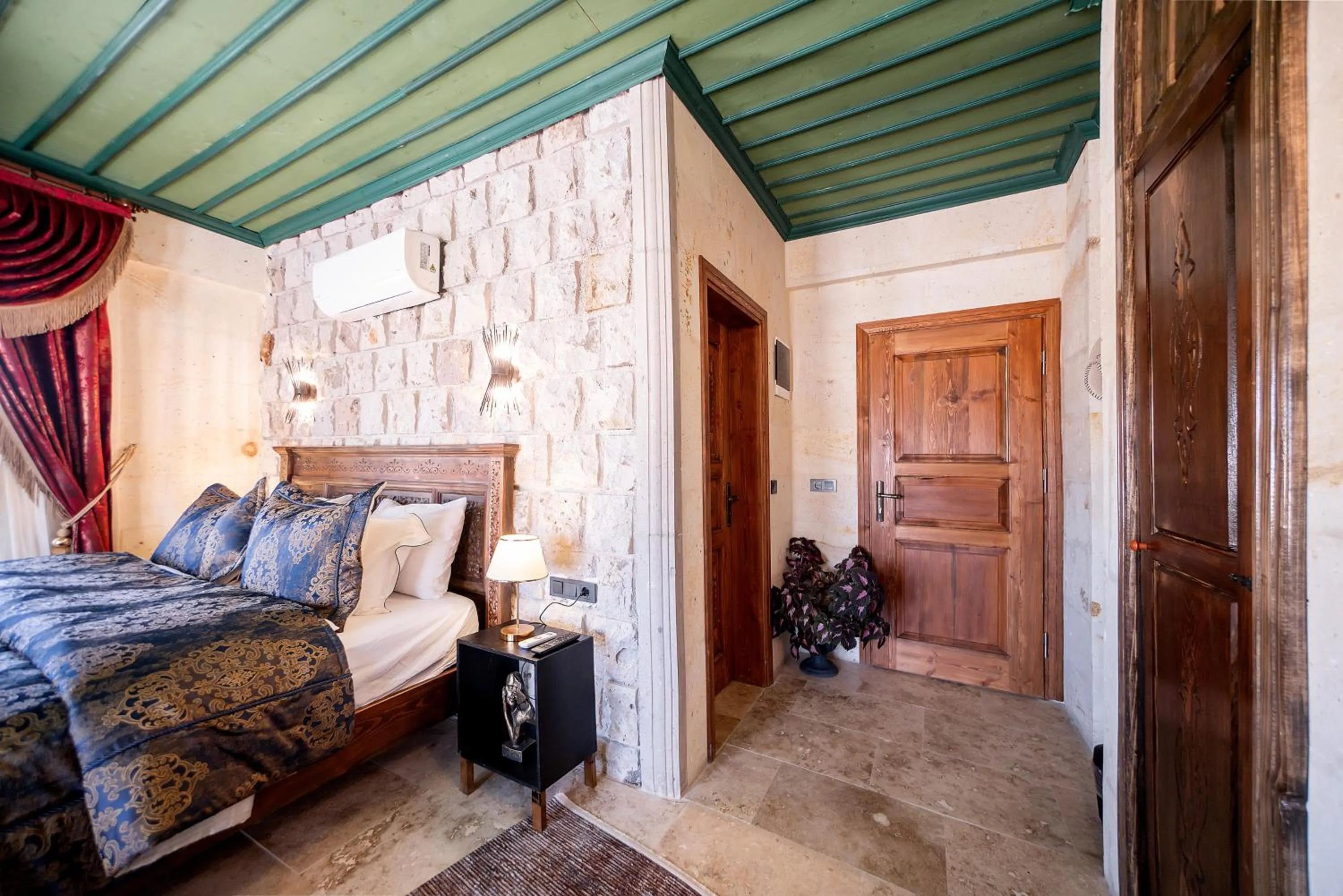 Bed in Abra Stone House