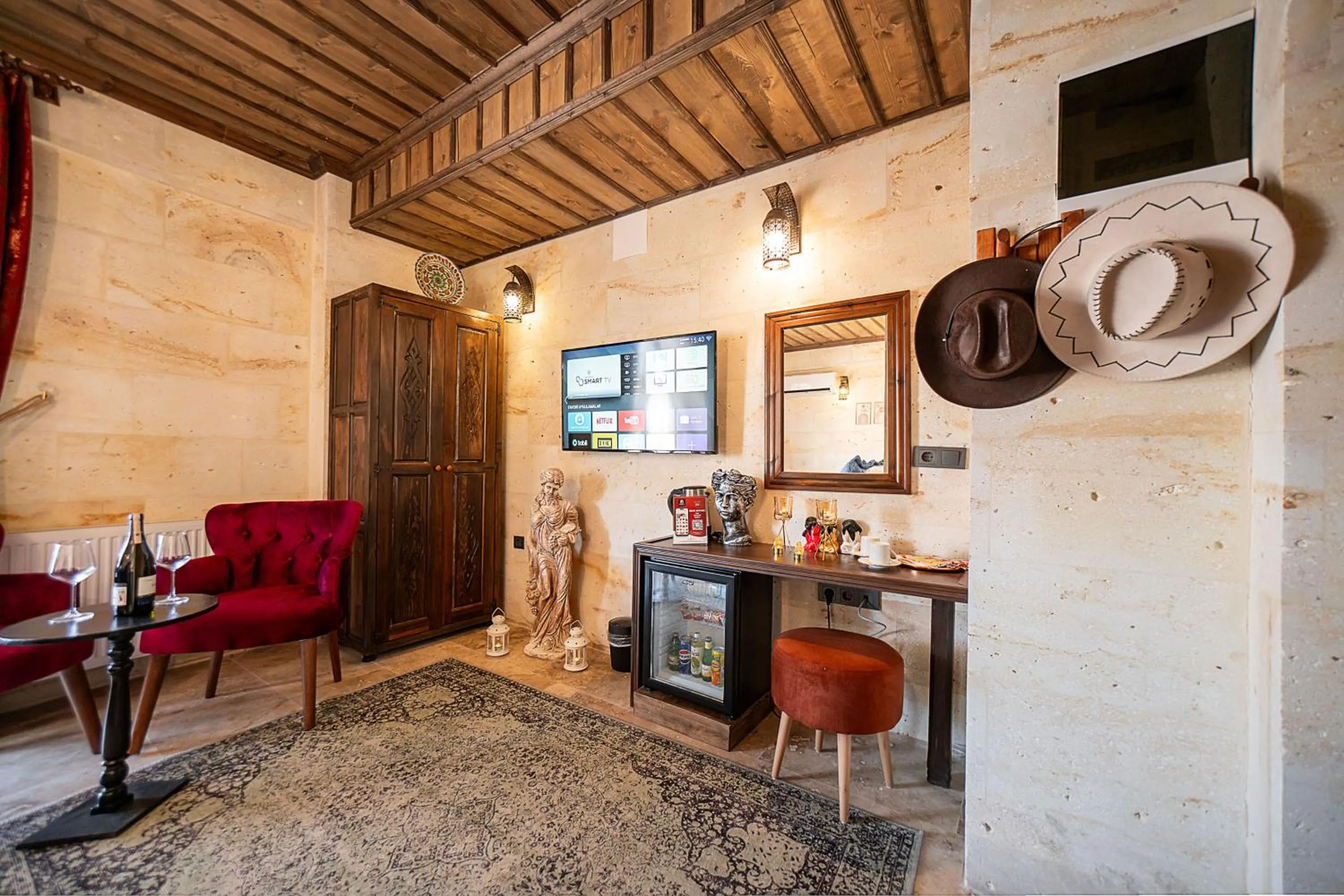 TV and multimedia in Abra Stone House