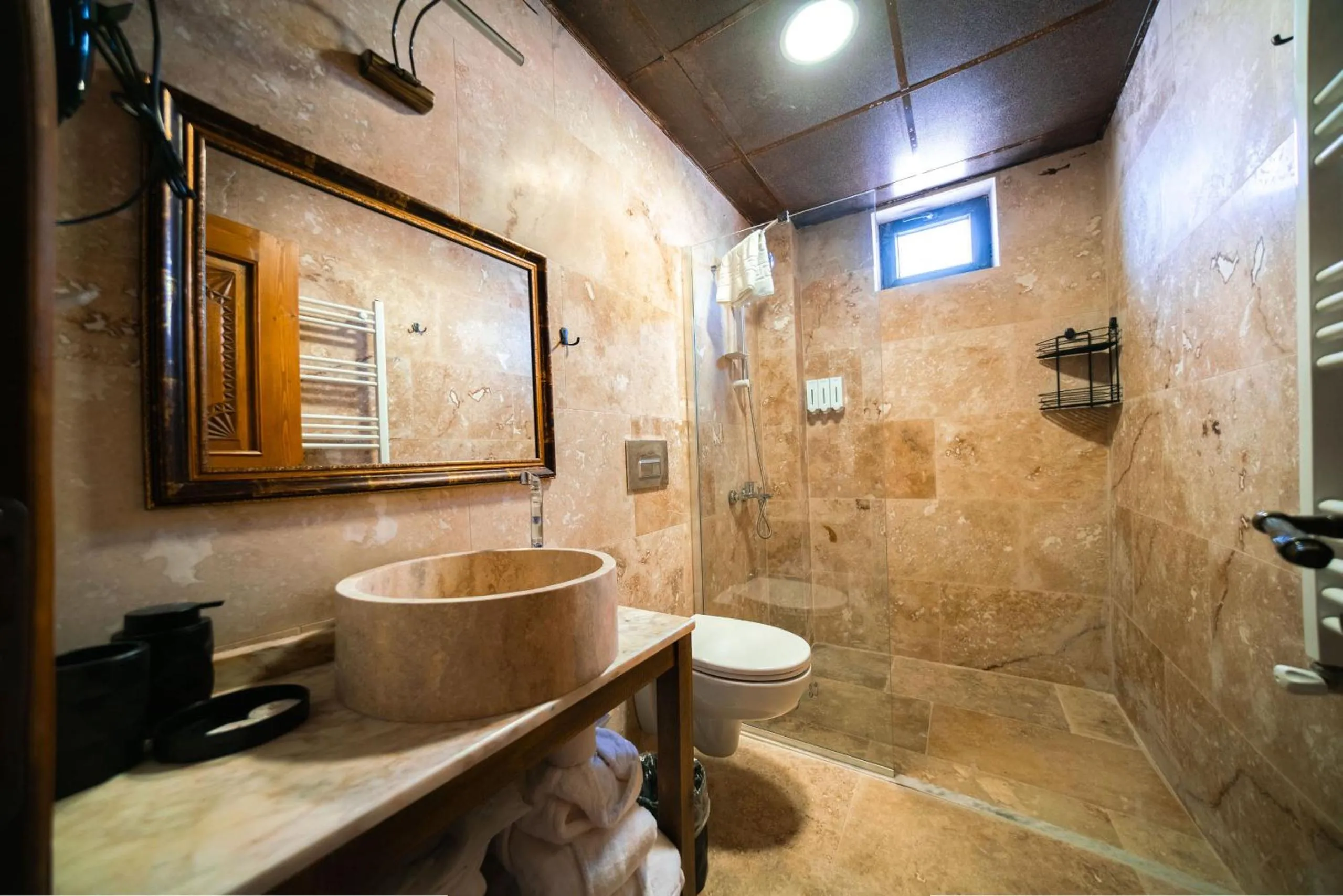 Shower in Abra Stone House