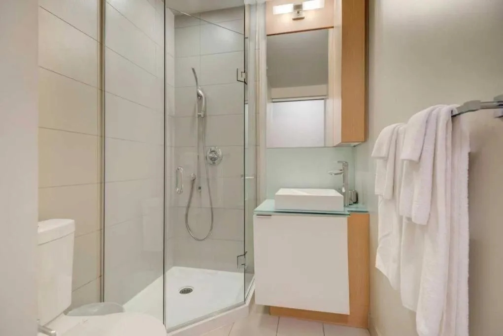 Skyline Suites - Walk to MTCC, ACC, Rogers Centre & Entertainment District