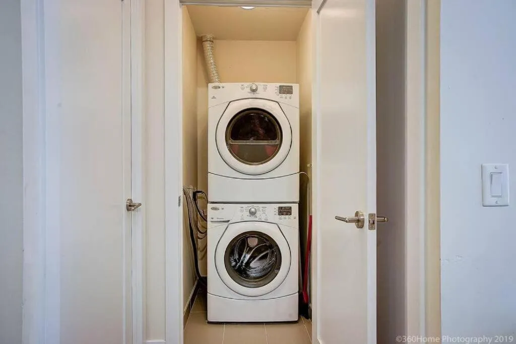 Skyline Suites - Walk to MTCC, ACC, Rogers Centre & Entertainment District