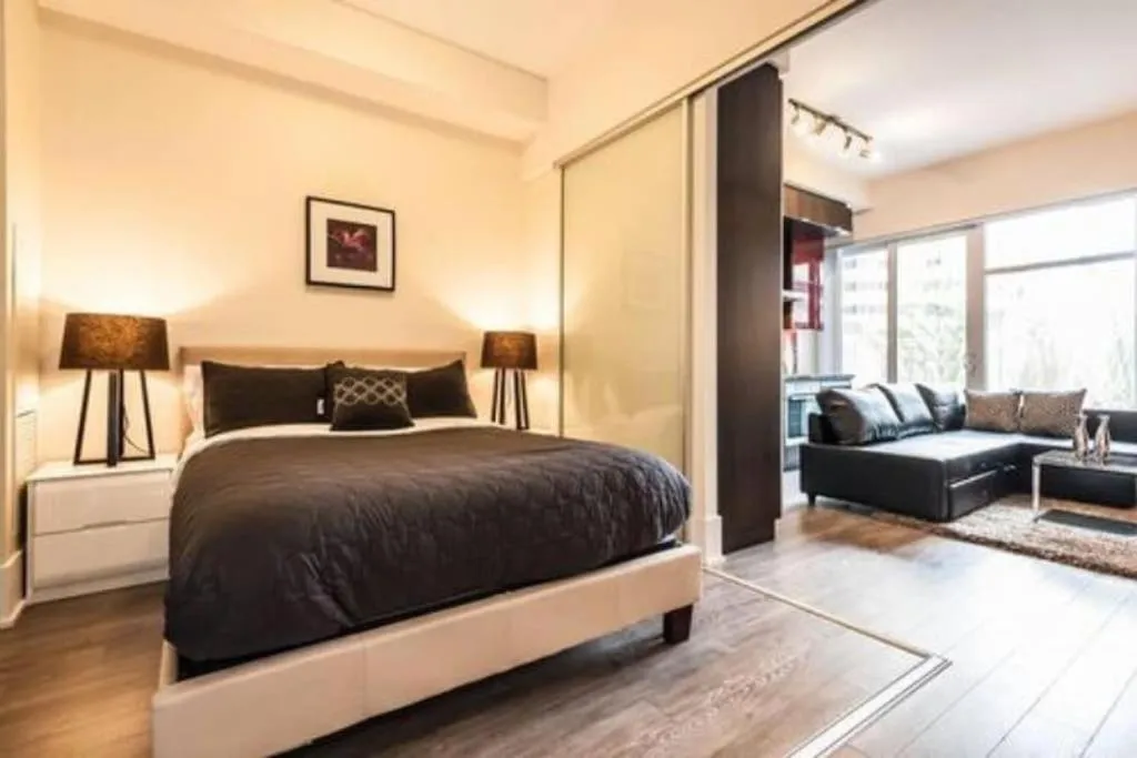 Bed in Skyline Suites - Walk to MTCC, ACC, Rogers Centre & Entertainment District