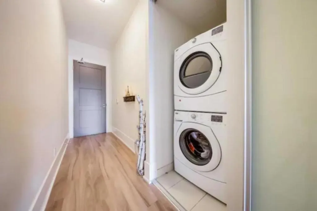 Skyline Suites - Walk to MTCC, ACC, Rogers Centre & Entertainment District