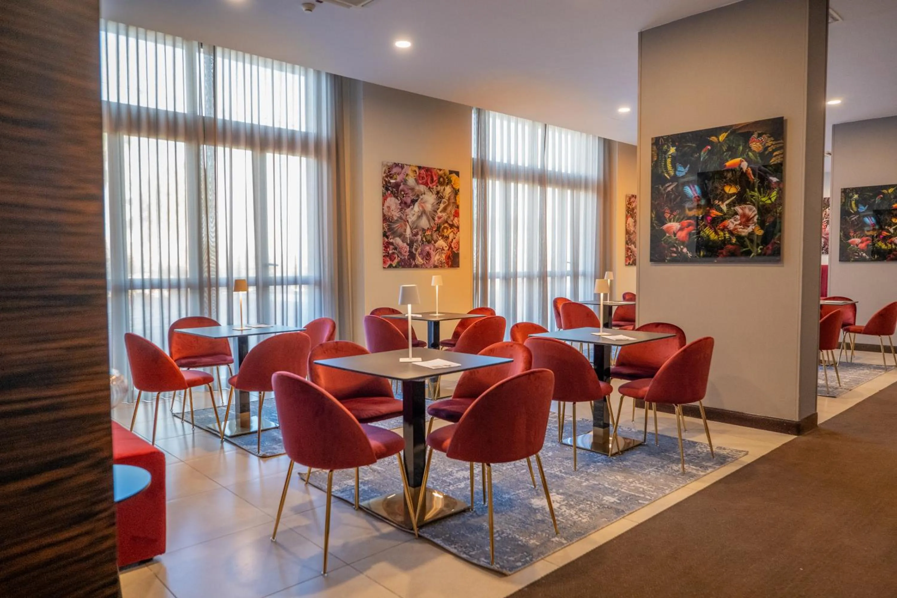 Lounge or bar in NSM Hotel Palace Lucera