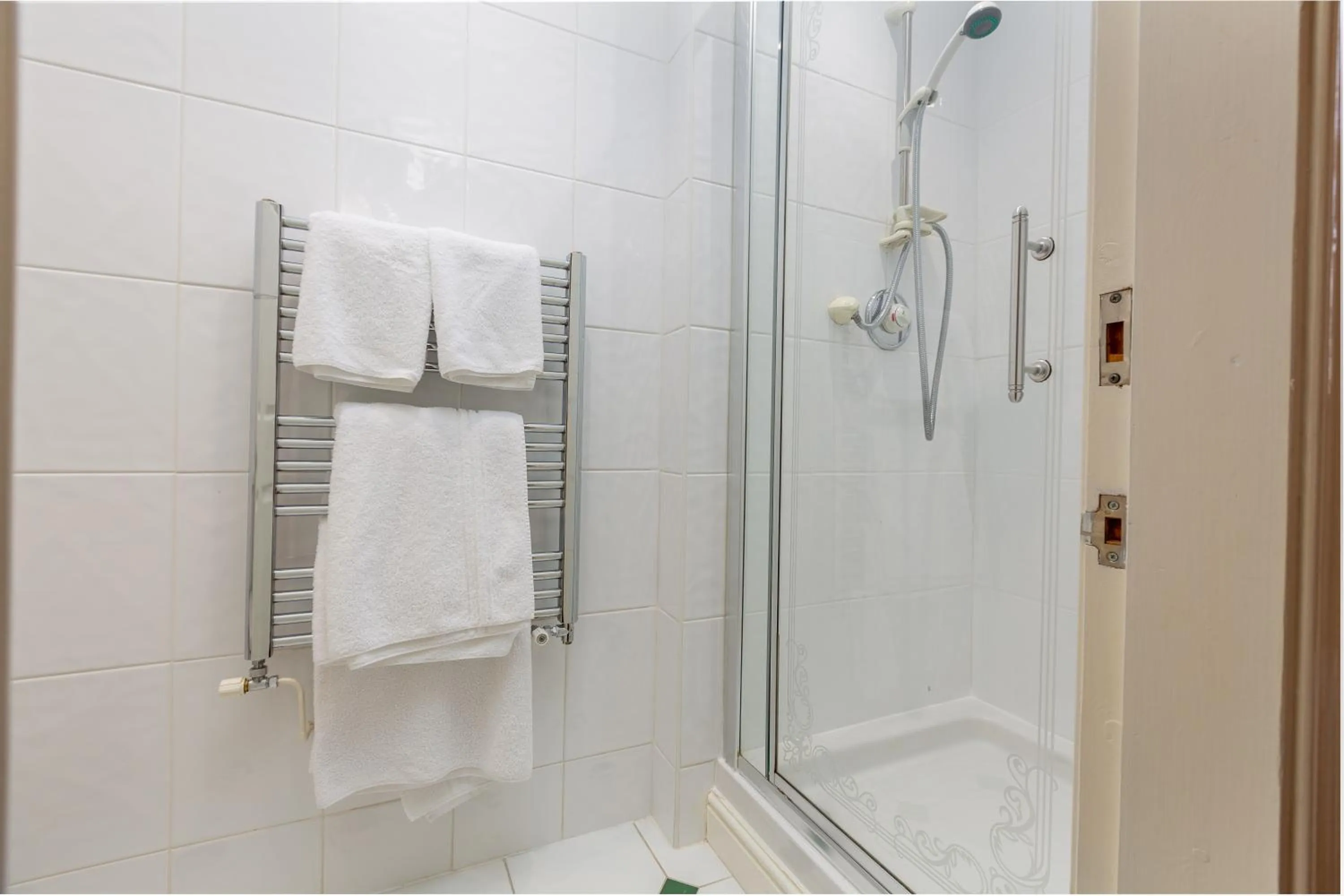 Shower in Burn How Garden Hotel - Bowness on Windermere