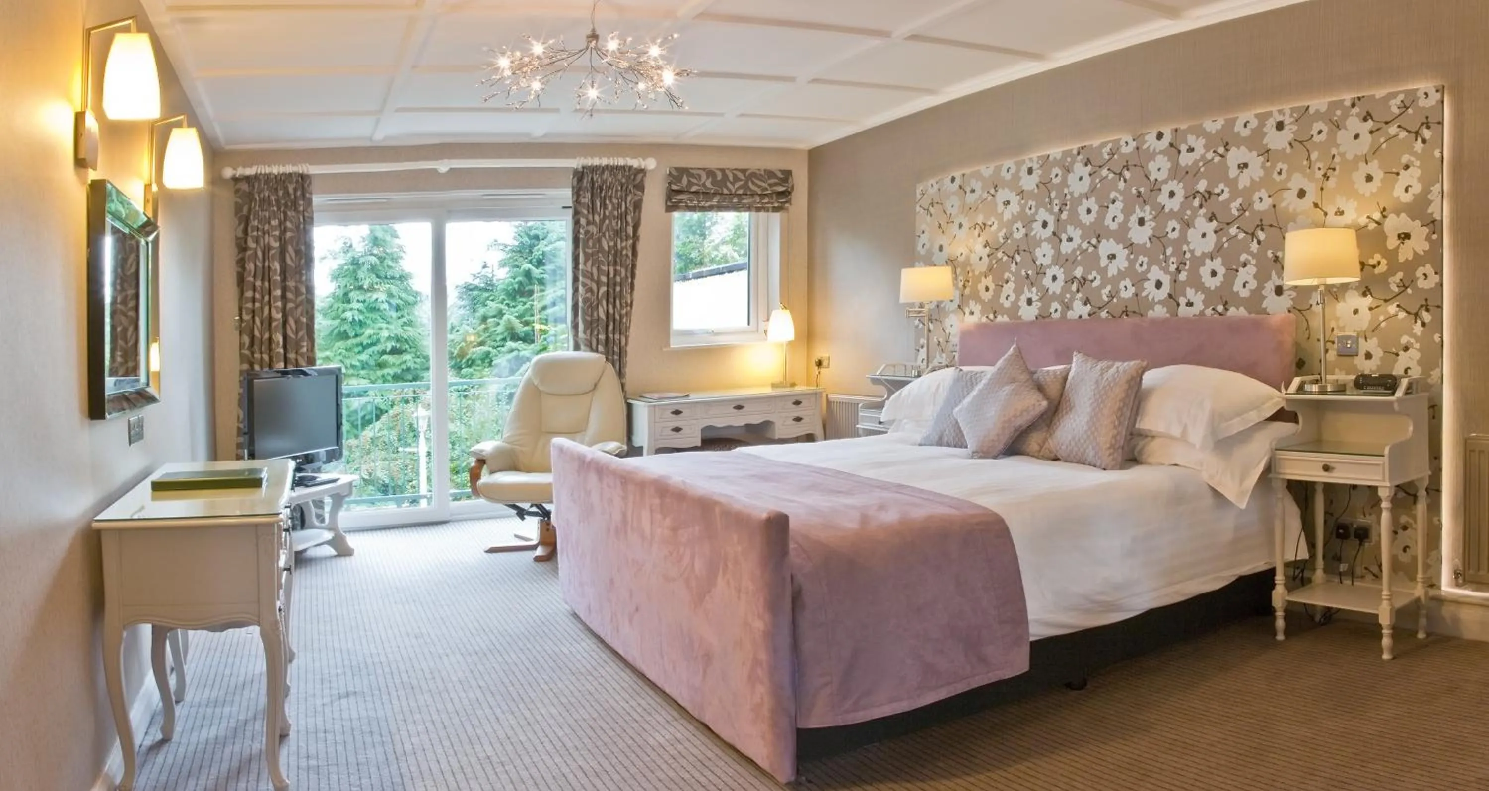 Photo of the whole room, Bed in Burn How Garden Hotel - Bowness on Windermere