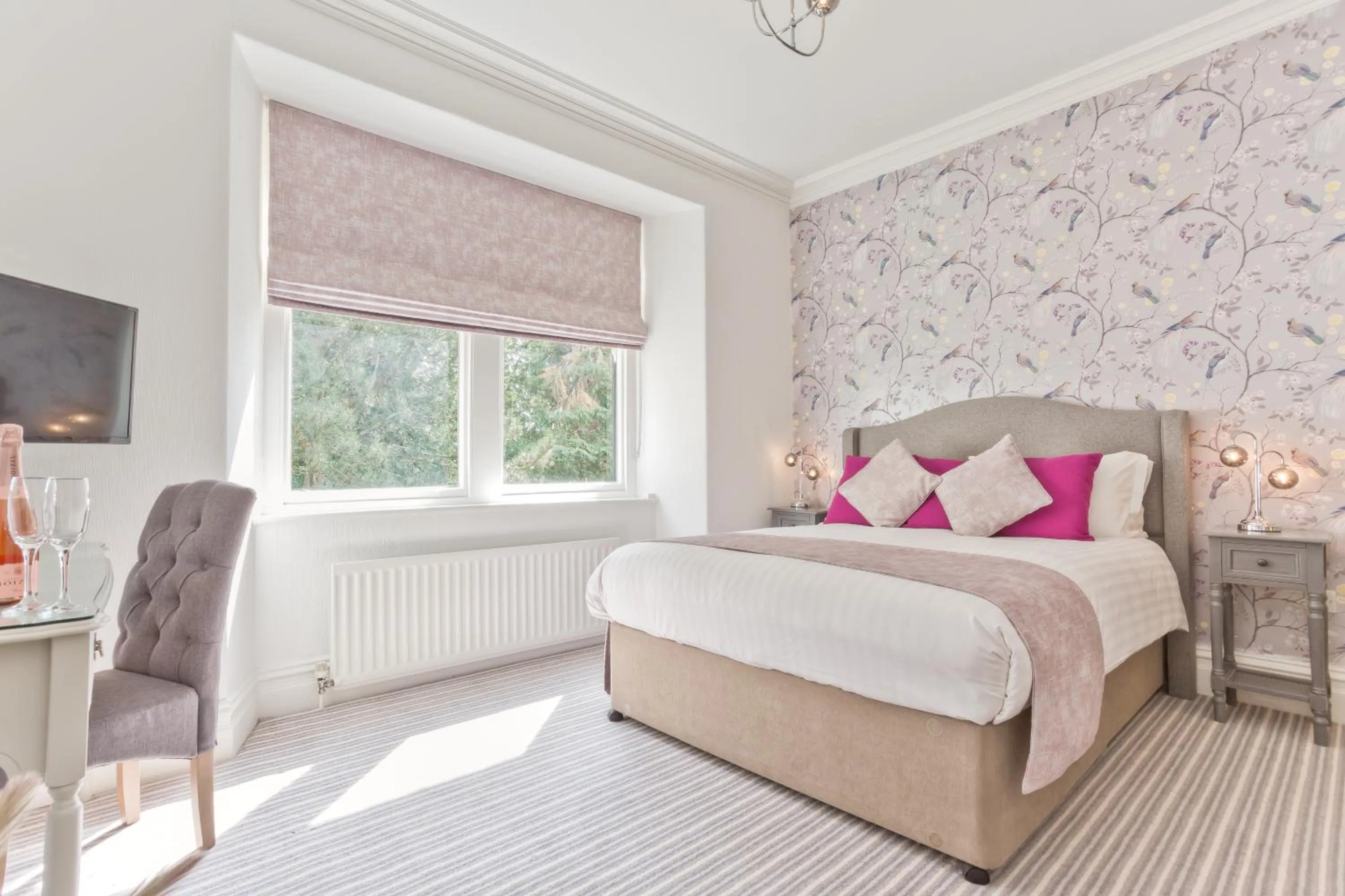 Bedroom, Bed in Burn How Garden Hotel - Bowness on Windermere