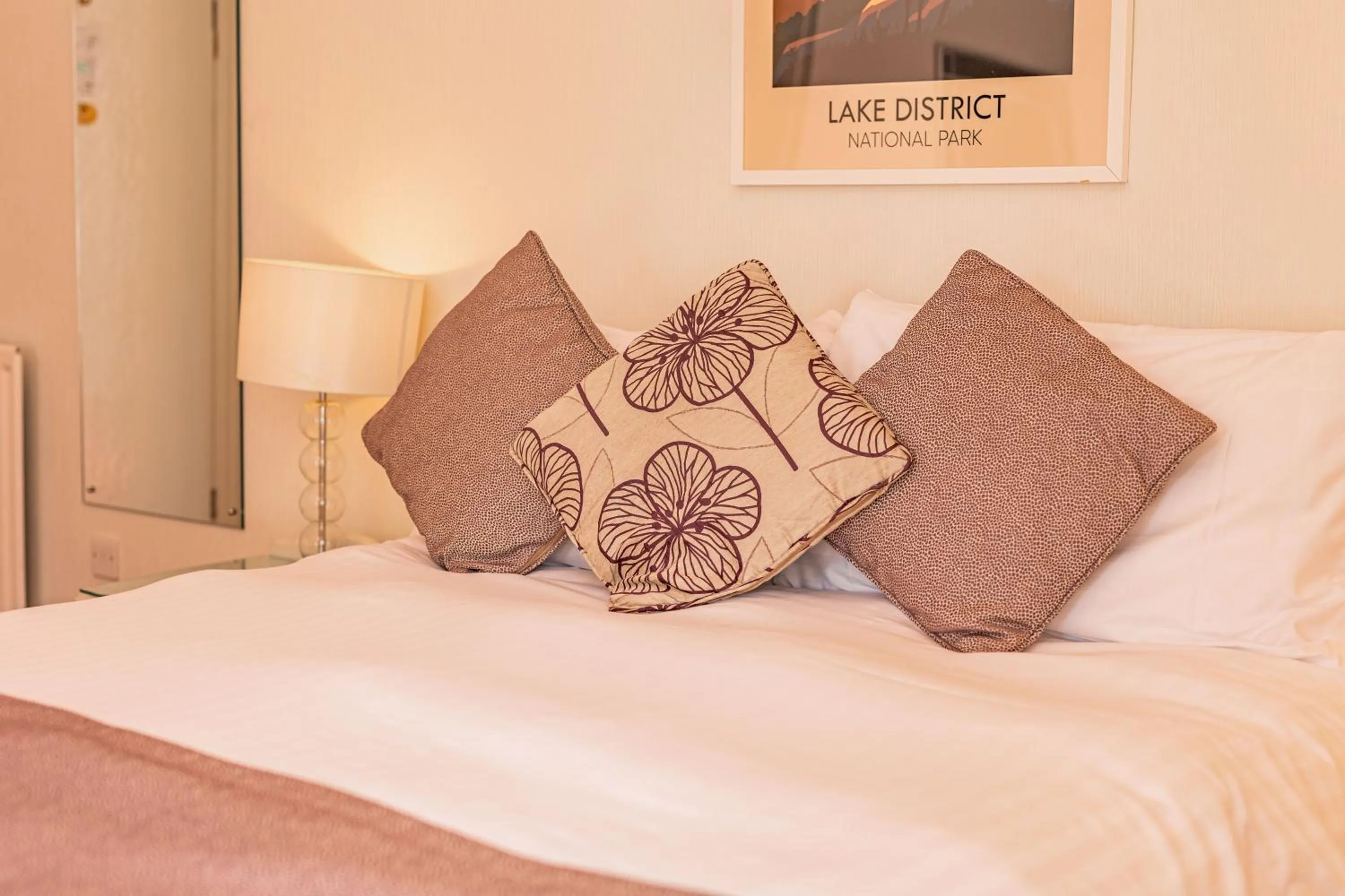 Bed in Burn How Garden Hotel - Bowness on Windermere