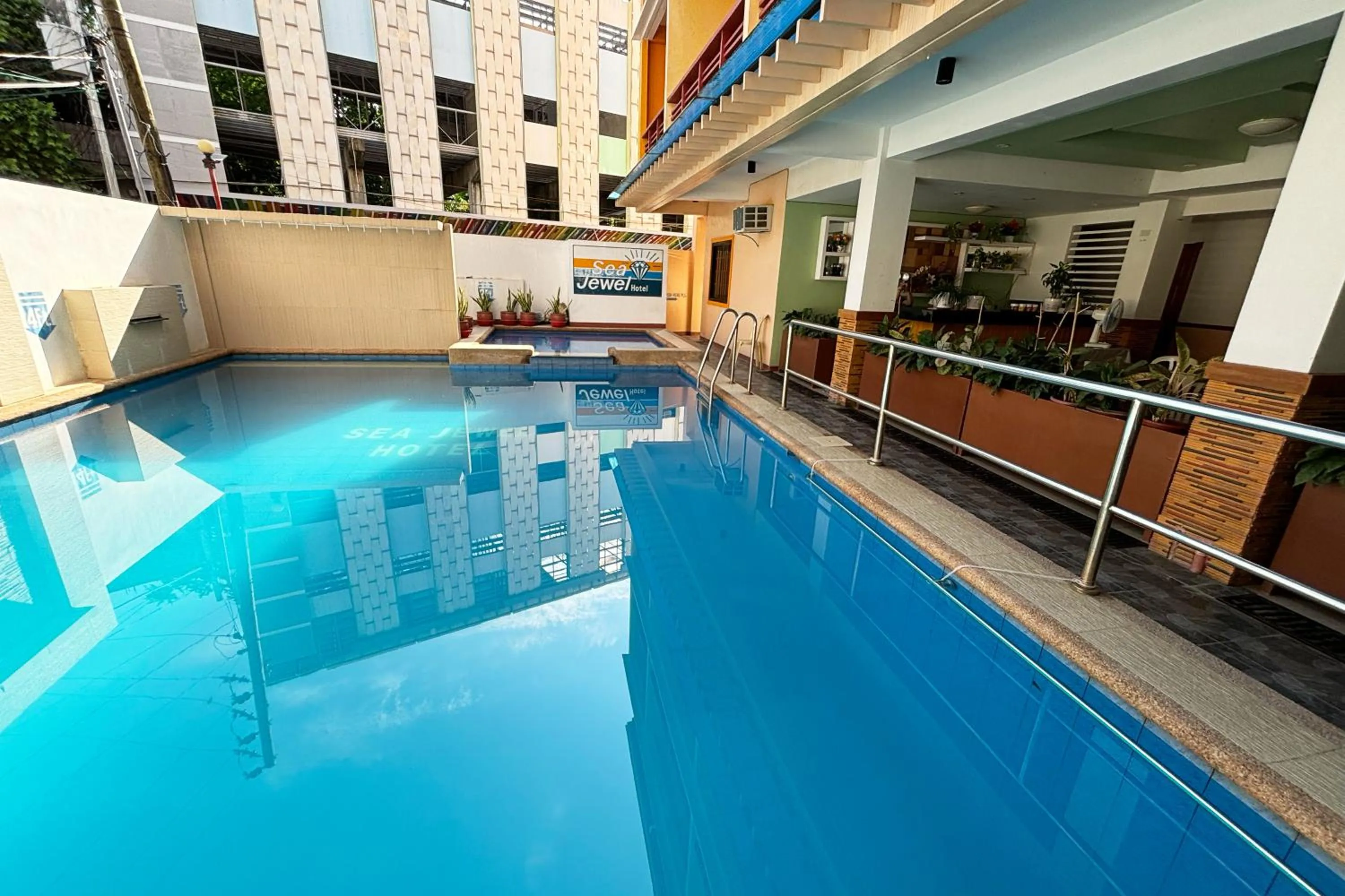 Swimming pool in Sea Jewel Hotel Puerto Galera powered by Cocotel