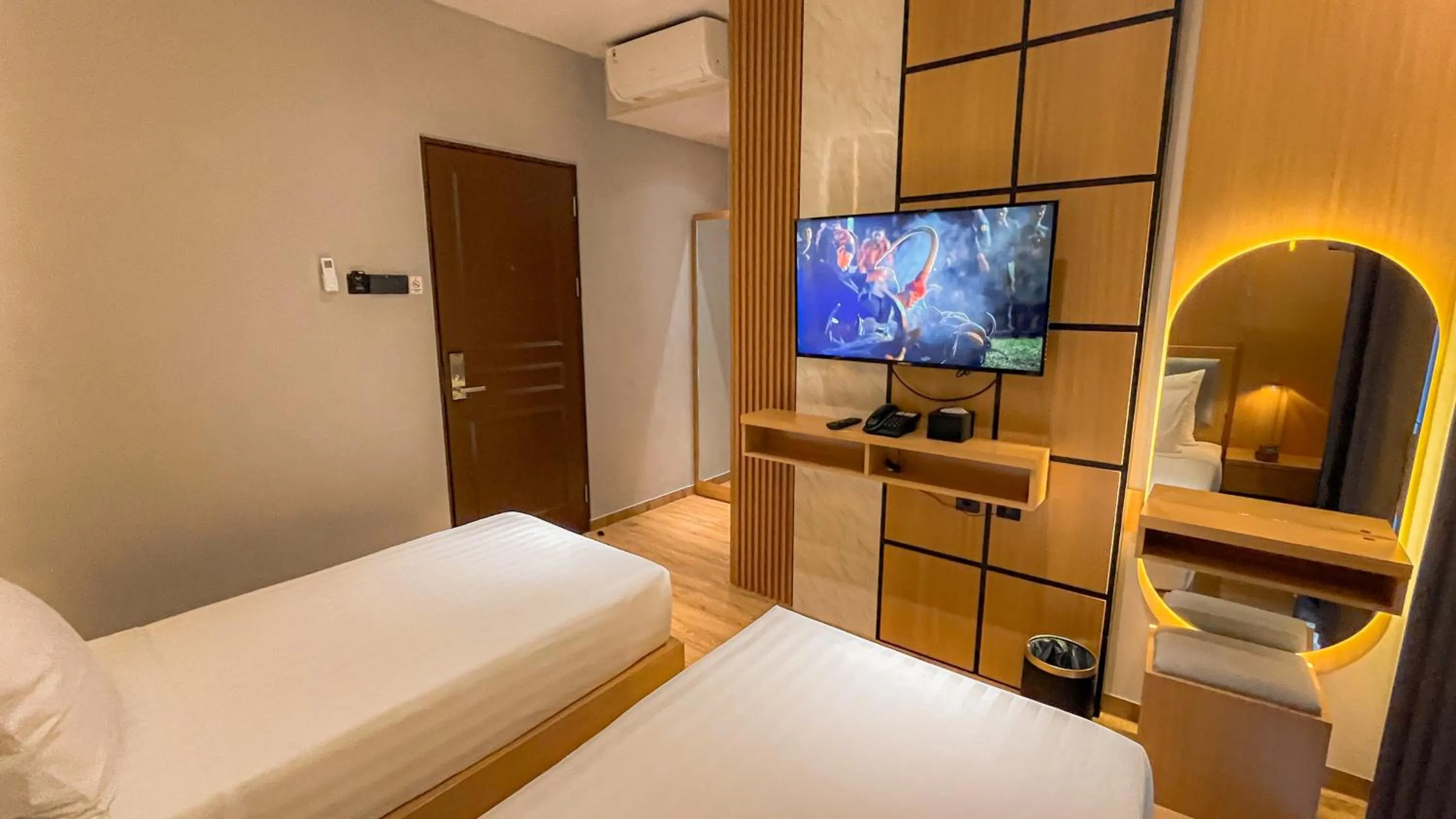 Bedroom, Bed in Eagle Hotel Wonosobo, Azana Hotels Collection