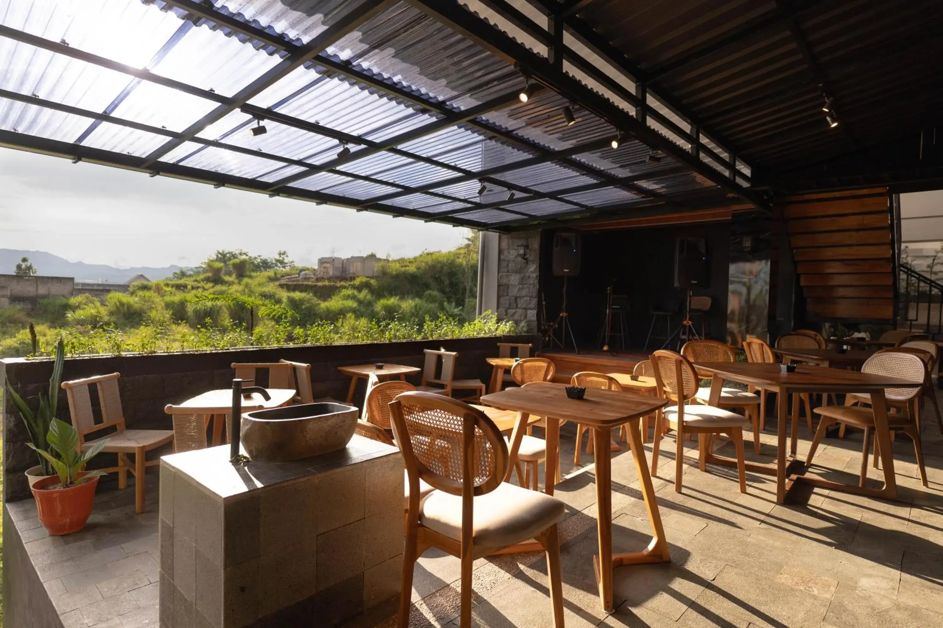 Restaurant/places to eat in Eagle Hotel Wonosobo, Azana Hotels Collection Restaurant/places to eat in Eagle Hotel Wonosobo, Azana Hotels Collection