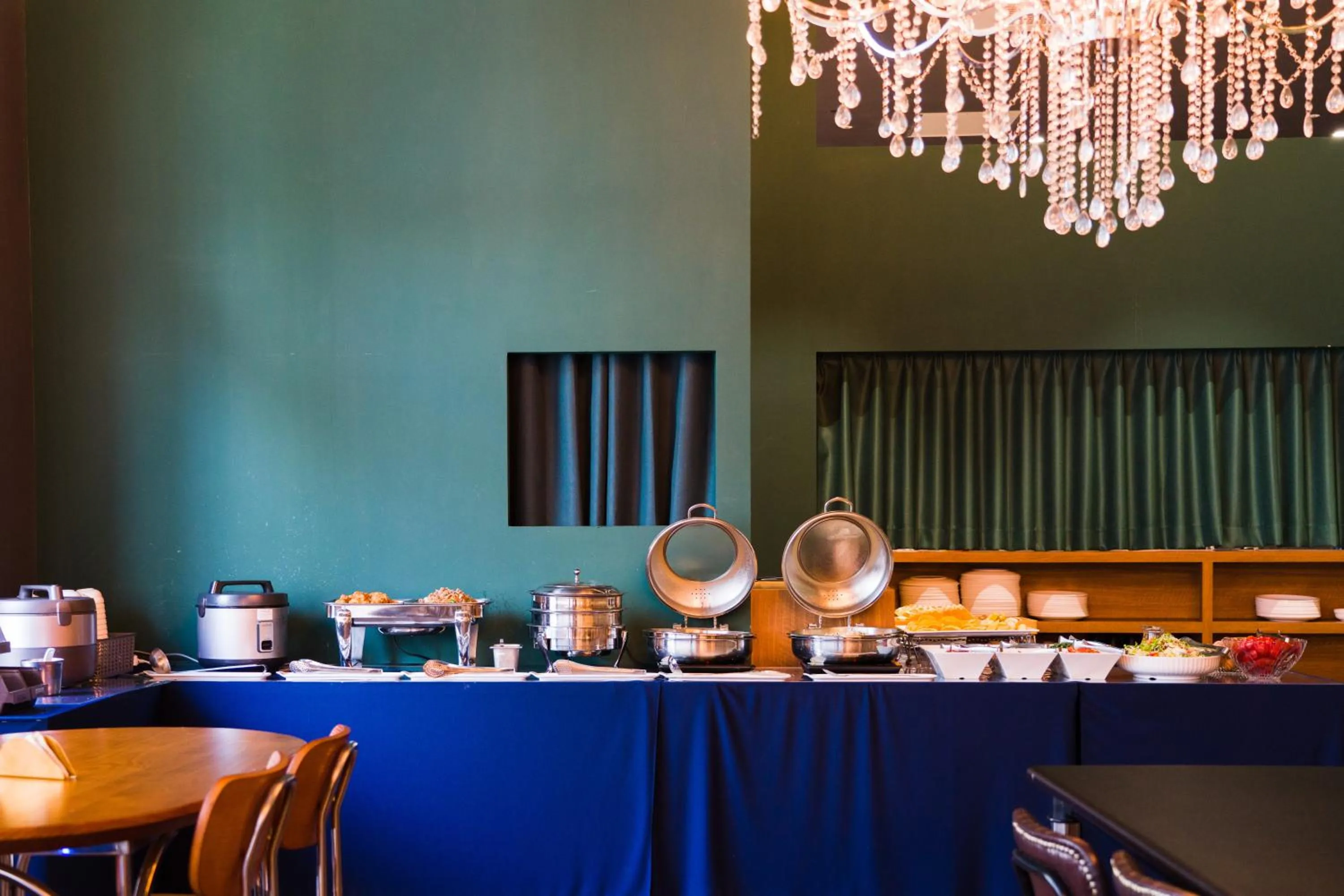 Restaurant/places to eat in Cotice The Bridge