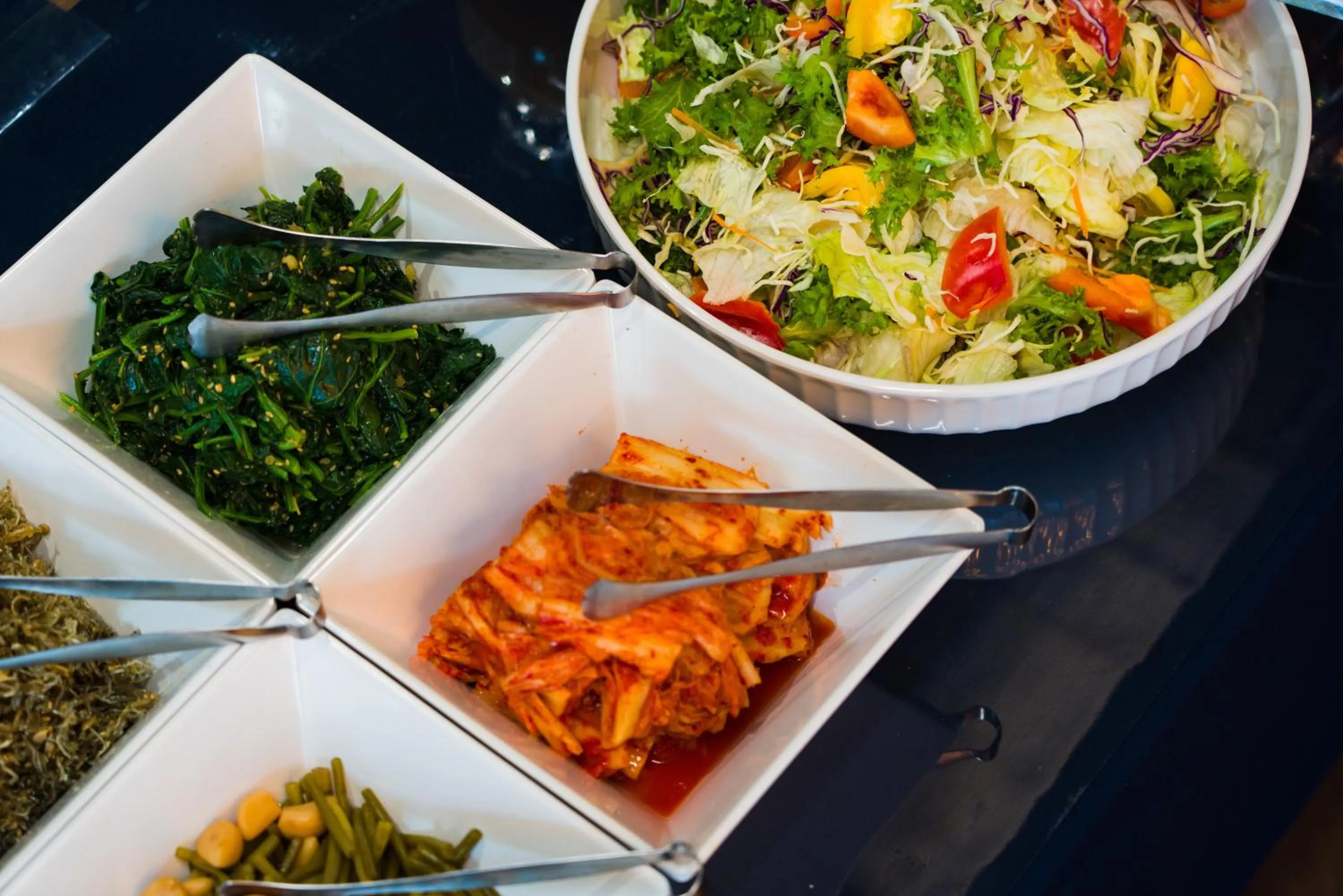 Buffet breakfast in Cotice The Bridge