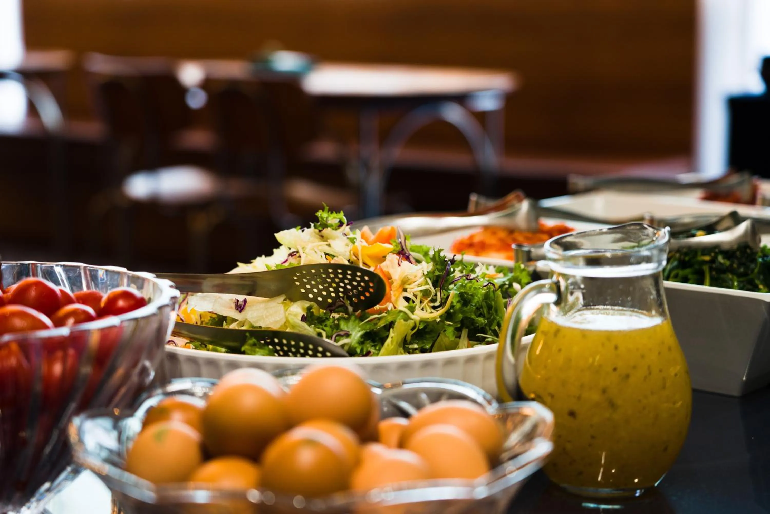 Buffet breakfast in Cotice The Bridge