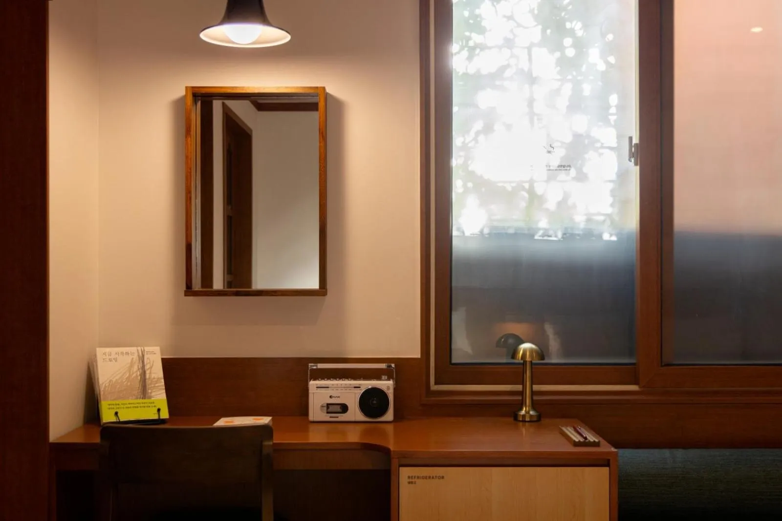 Seating area in Surim Hotel Sokcho by AanK