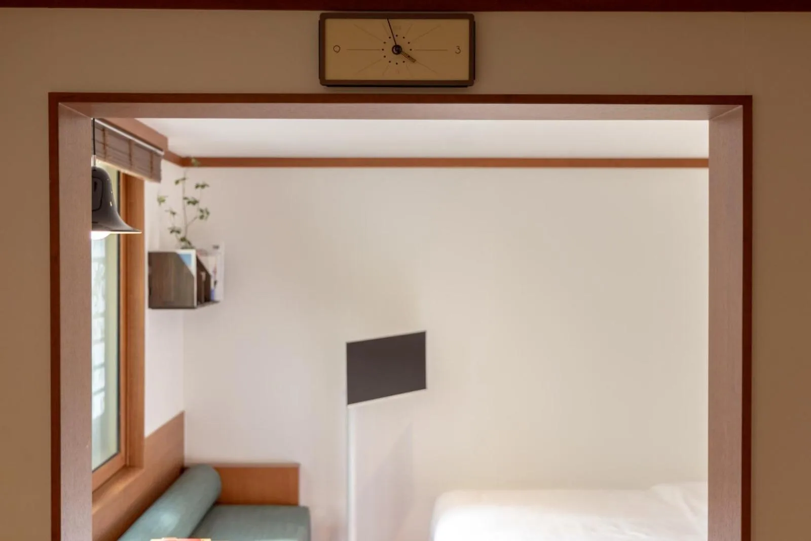 TV and multimedia in Surim Hotel Sokcho by AanK