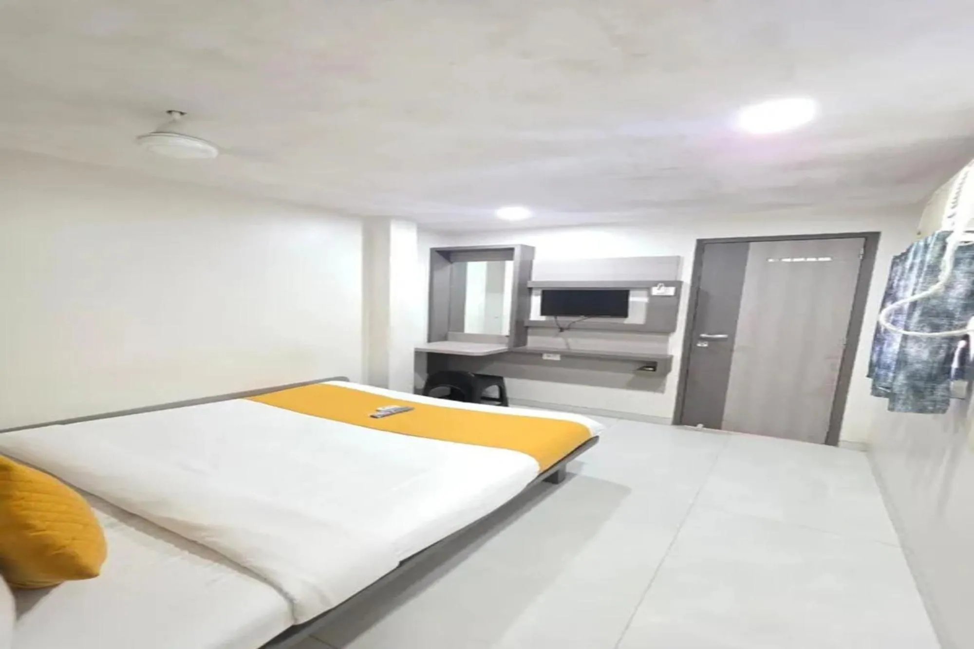 Deluxe Room - single occupancy in FabHotel RS Regency