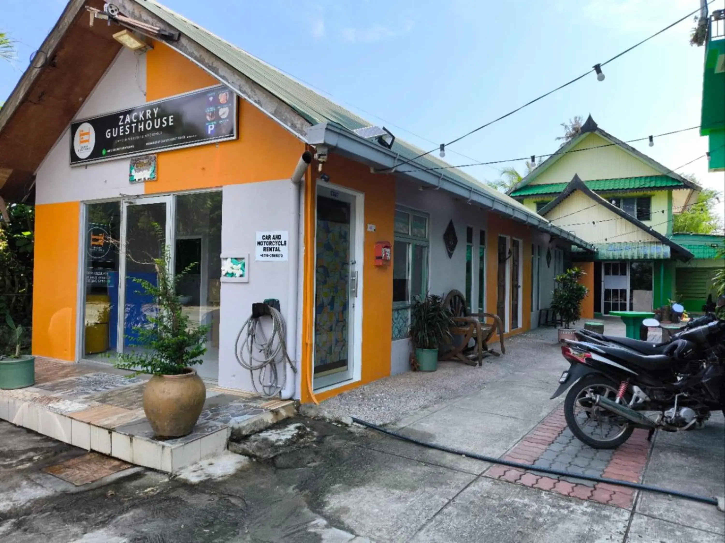 Facade/entrance in OYO 91012 Cenang Motel Facade/entrance in OYO 91012 Cenang Motel