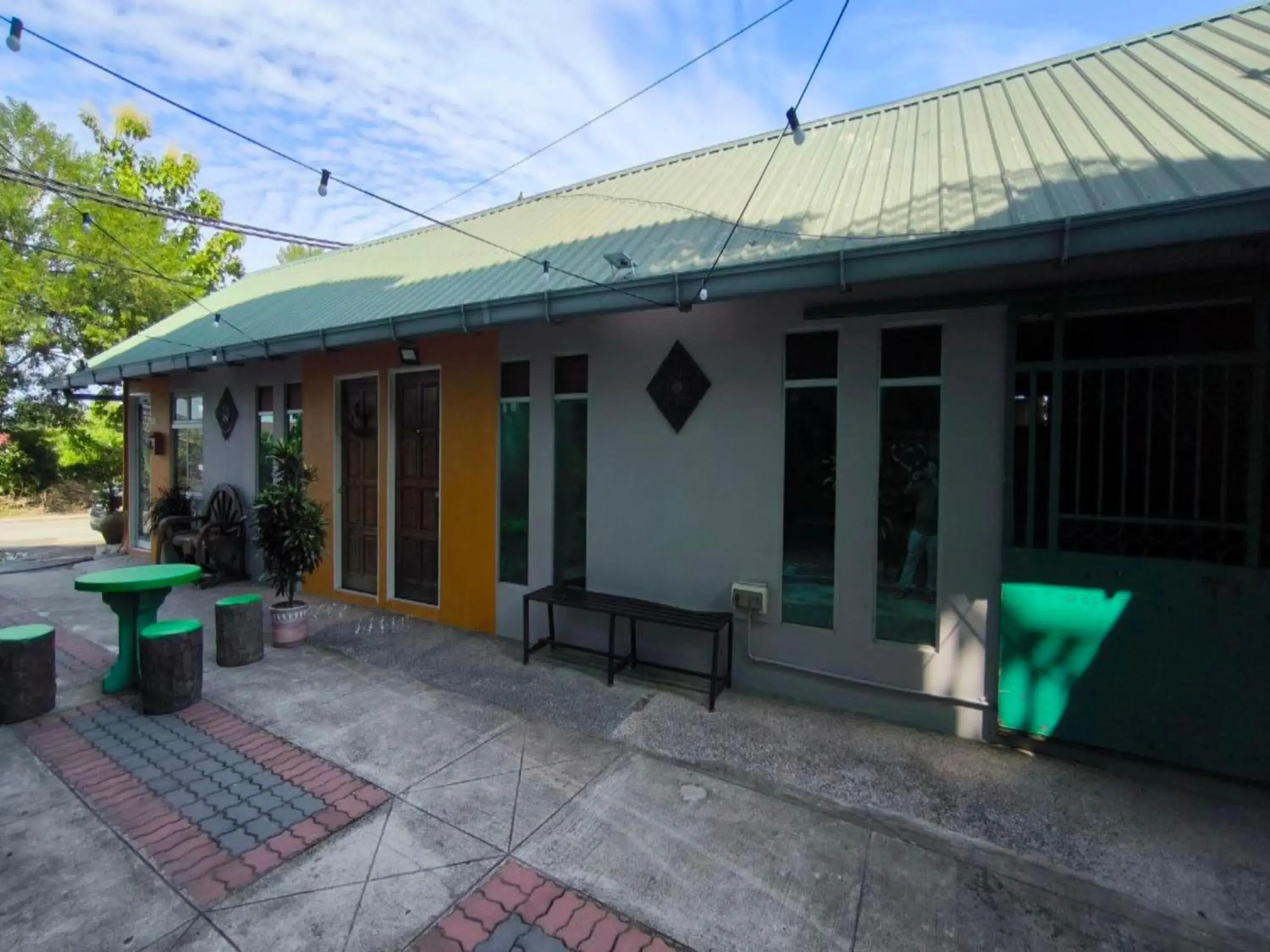 Facade/entrance in OYO 91012 Cenang Motel Facade/entrance in OYO 91012 Cenang Motel