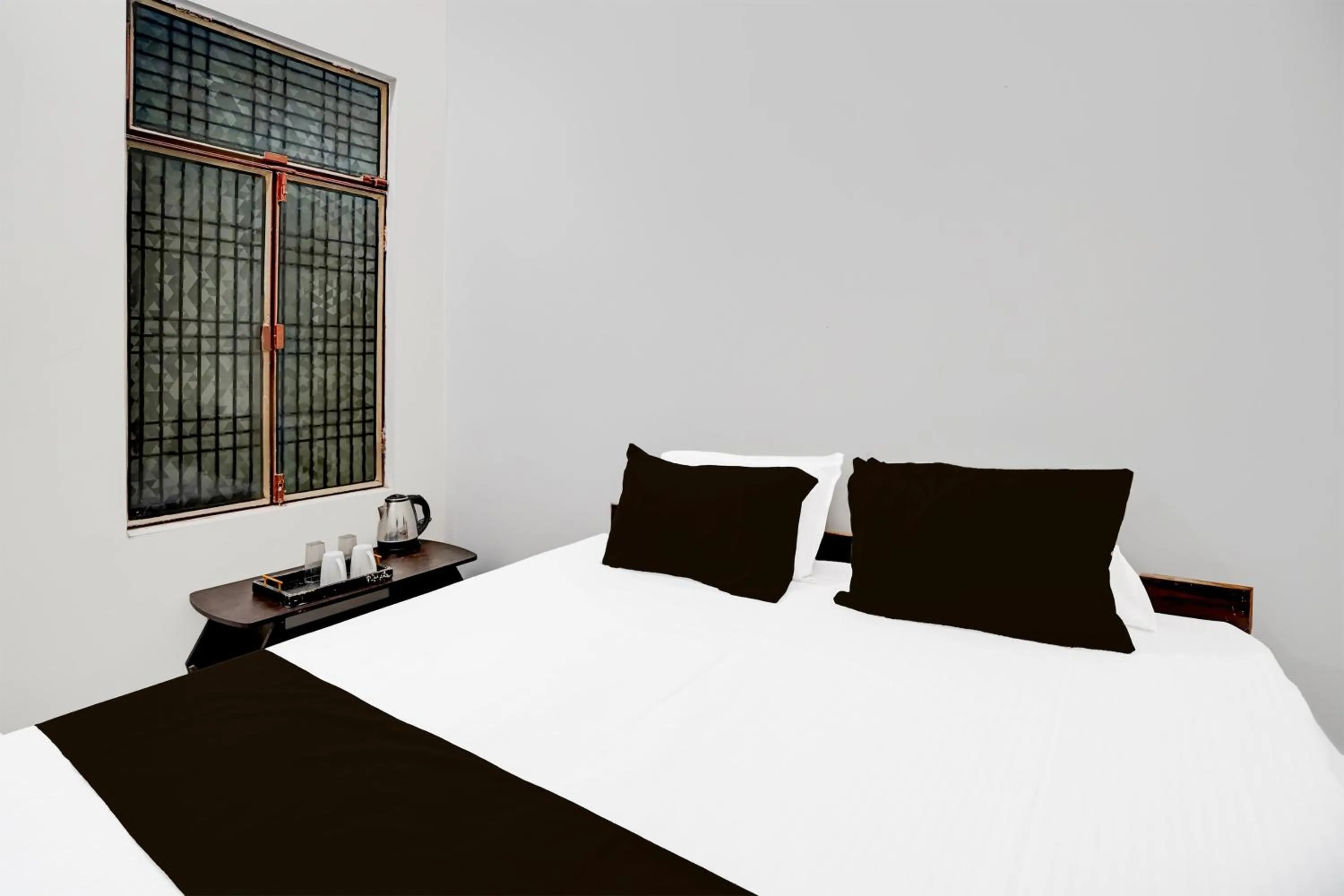 Bedroom, Bed in Hotel O by OYO R L PALACE