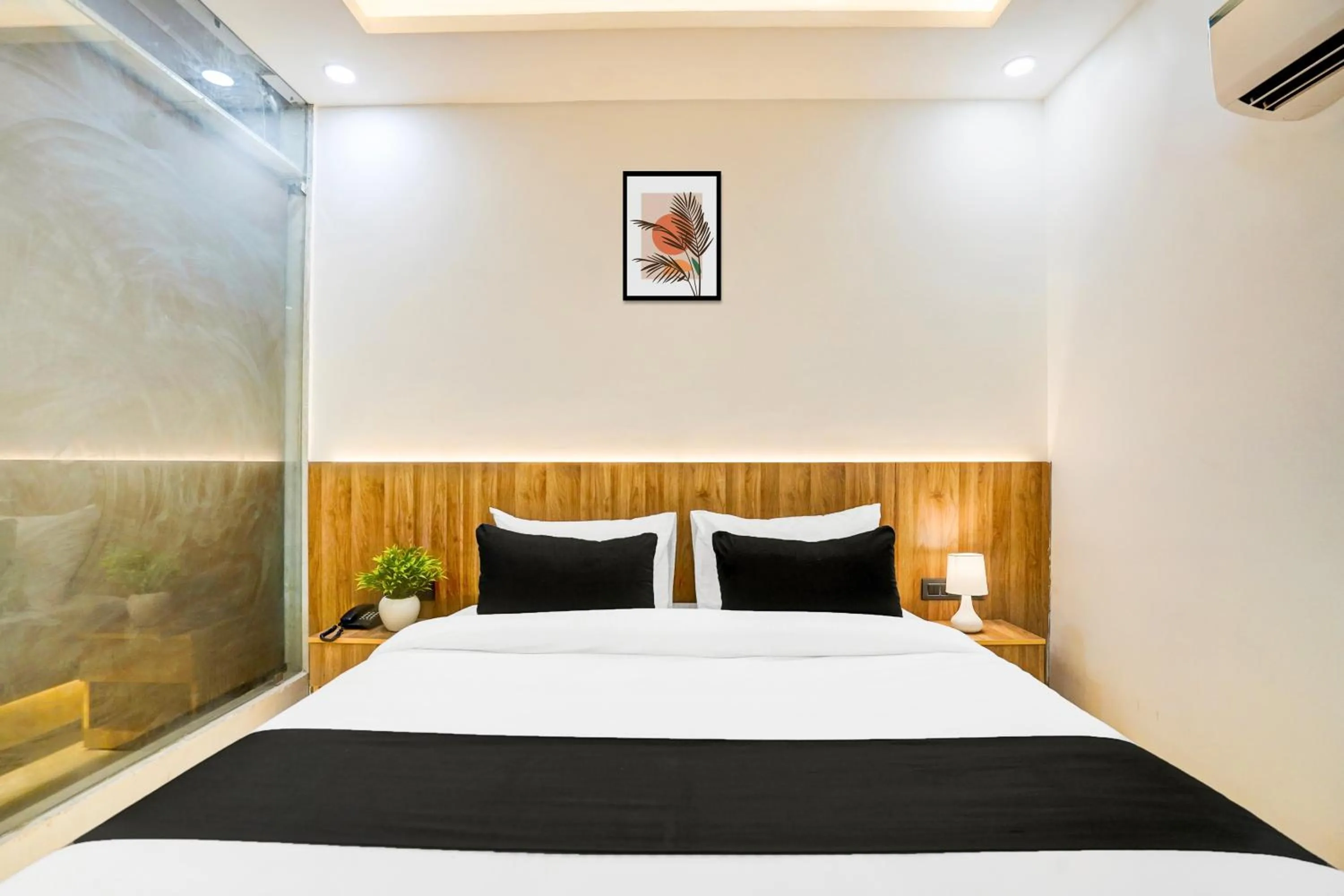 Bedroom, Bed in Townhouse GRAND ADDRESS HOTEL AND BANQUET