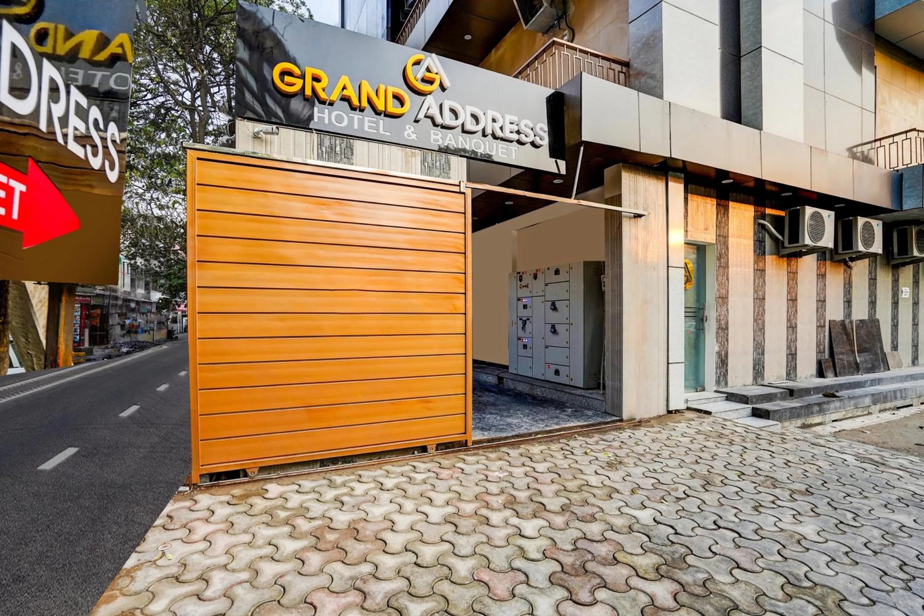 Facade/entrance in Townhouse GRAND ADDRESS HOTEL AND BANQUET