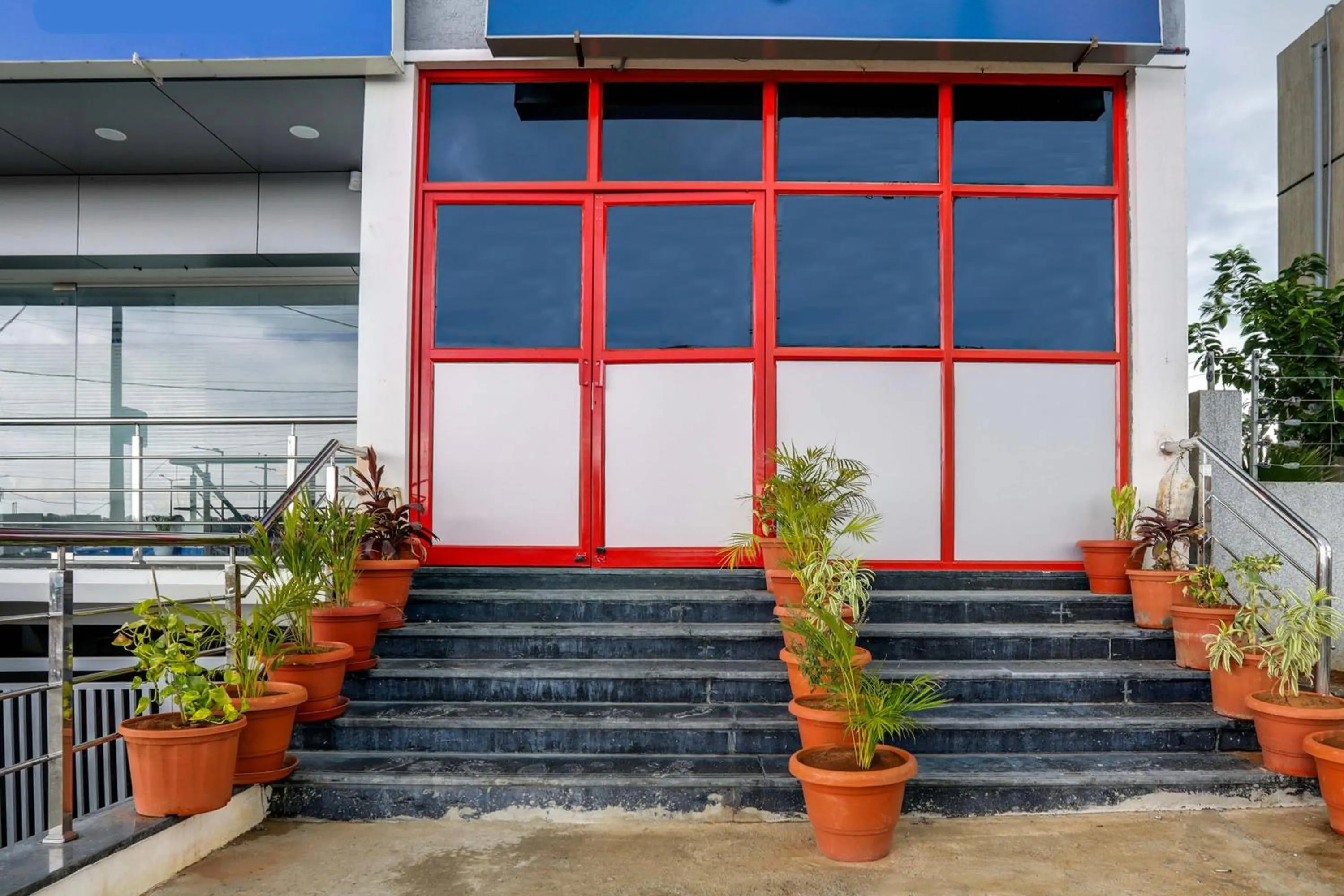Facade/entrance in Super Collection O De Alphabet Hotel