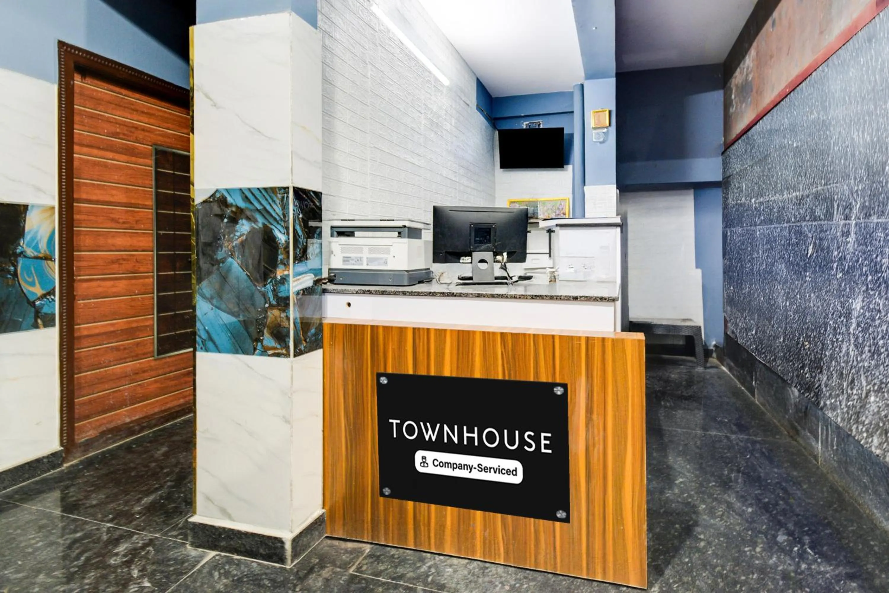 Lobby or reception in Super Townhouse Hitech City Near Yashoda Hospital