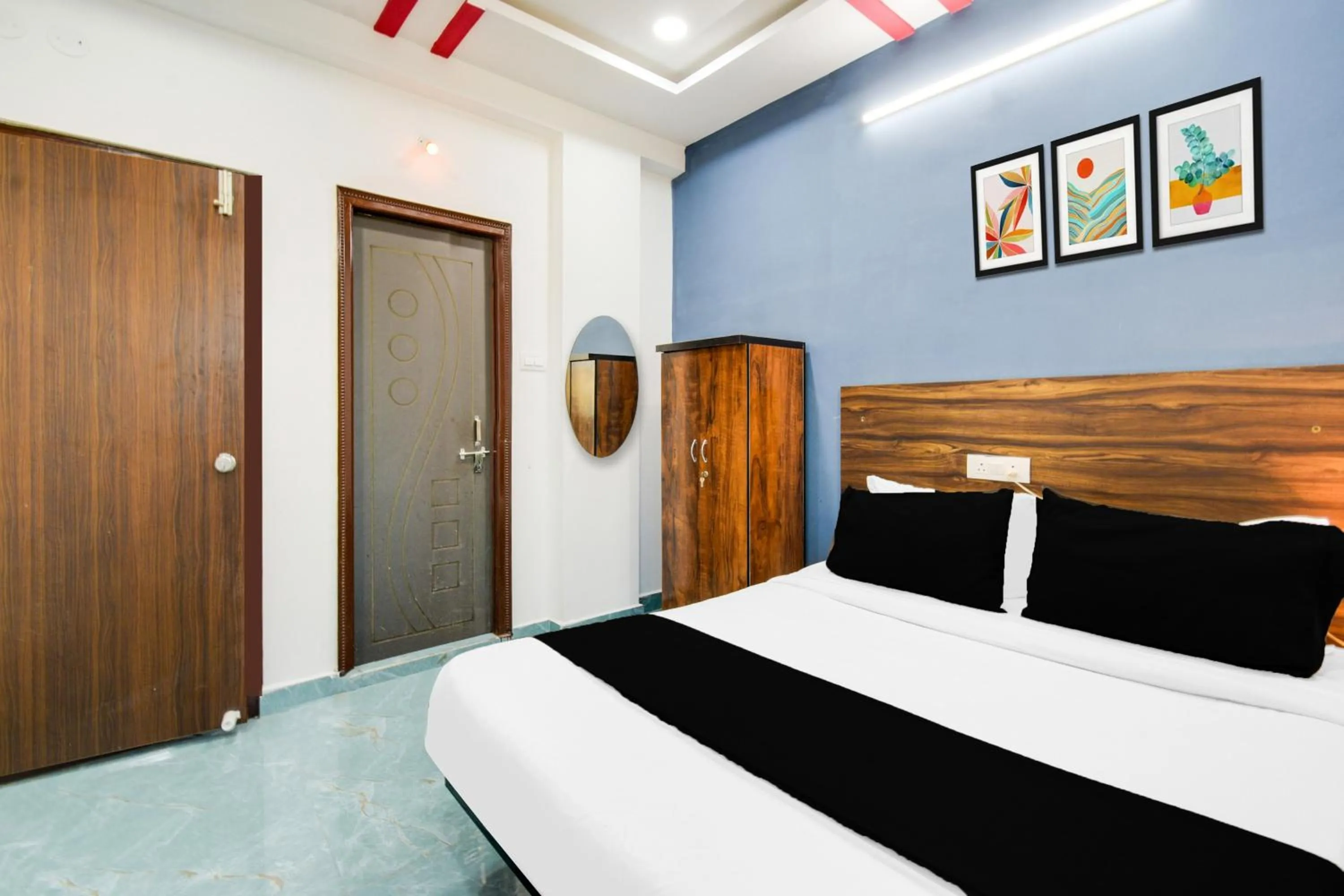 Bedroom, Bed in Super Townhouse Hitech City Near Yashoda Hospital