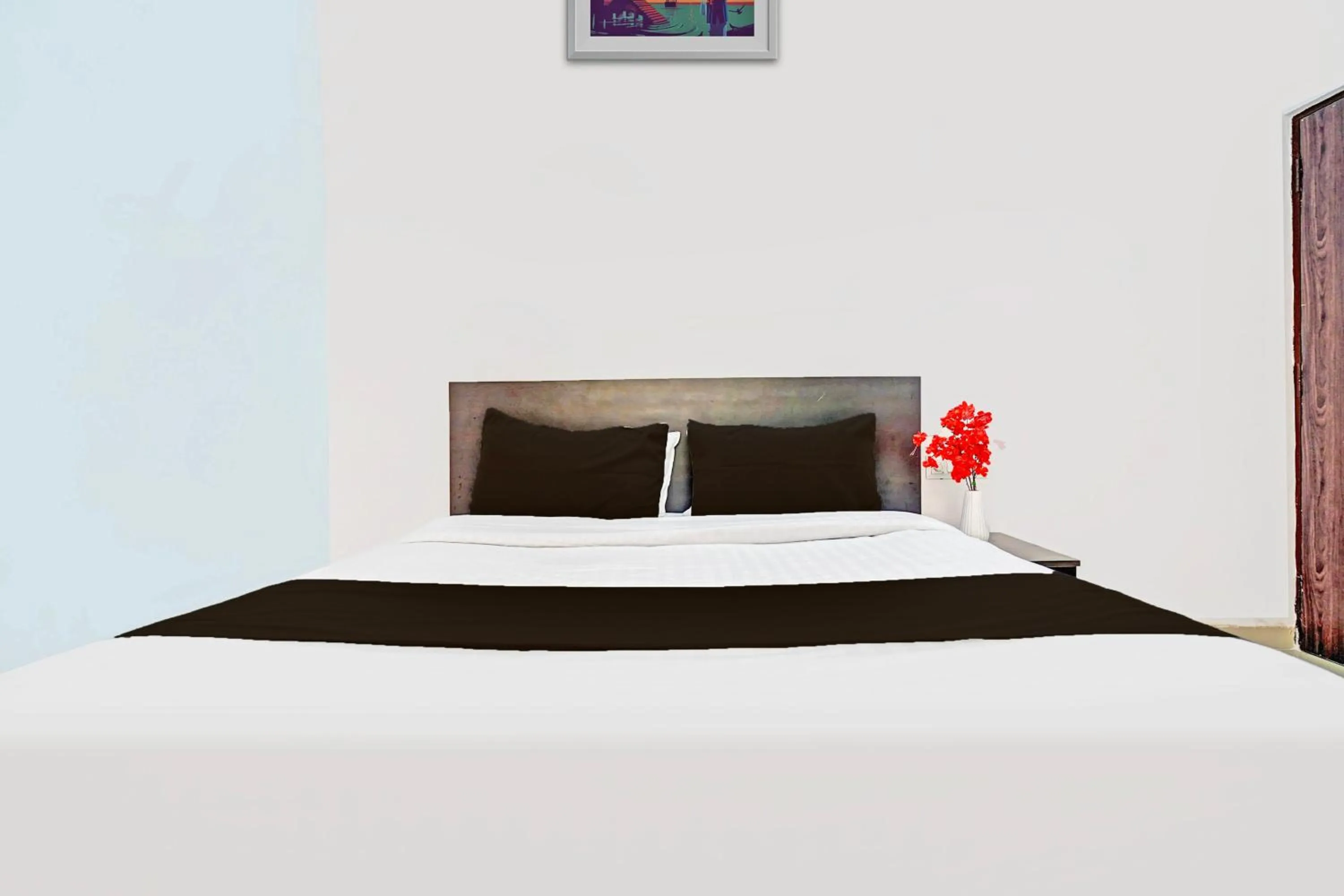 Bedroom, Bed in Hotel O Eternity Shivay