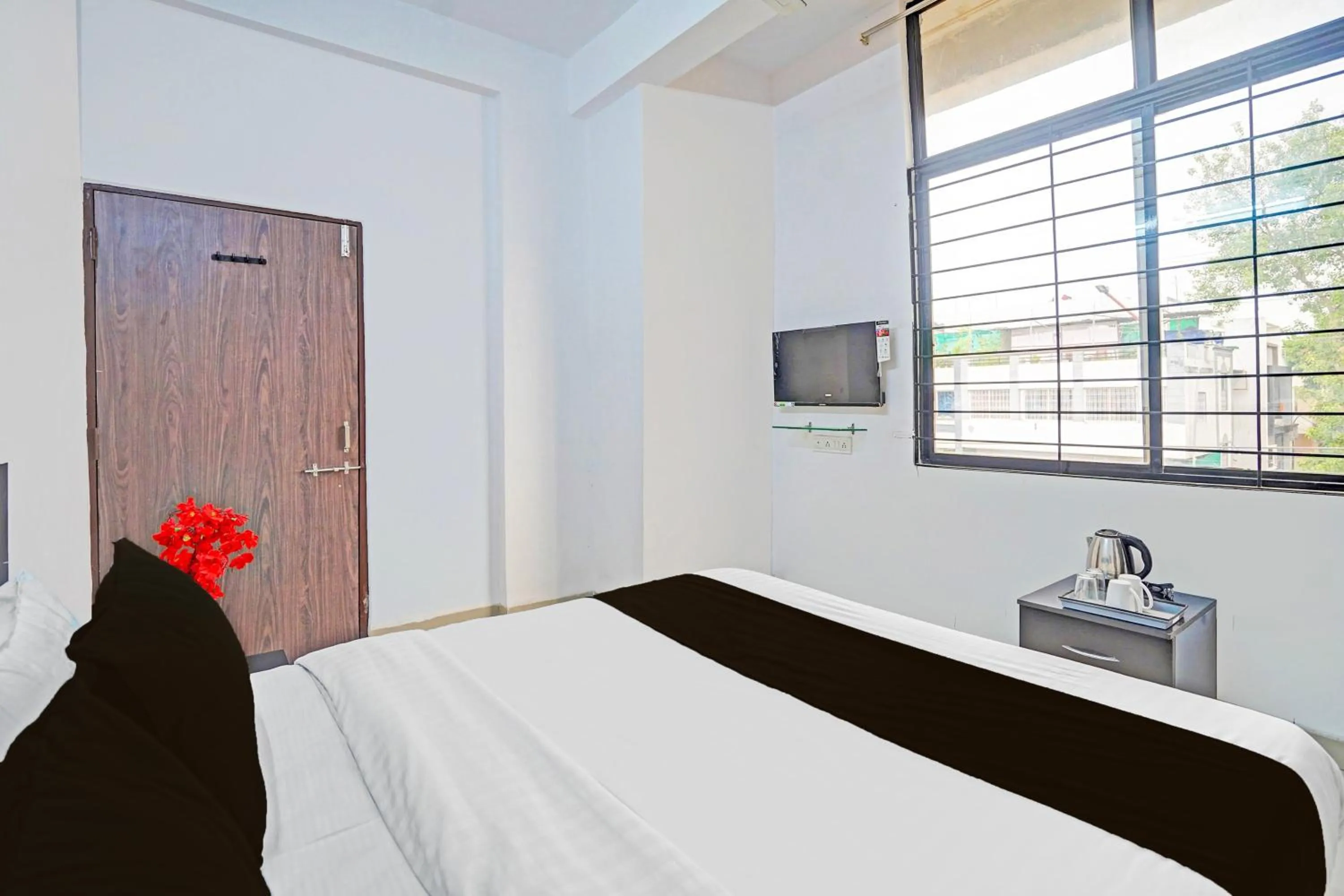 Bedroom, Bed in Hotel O Eternity Shivay