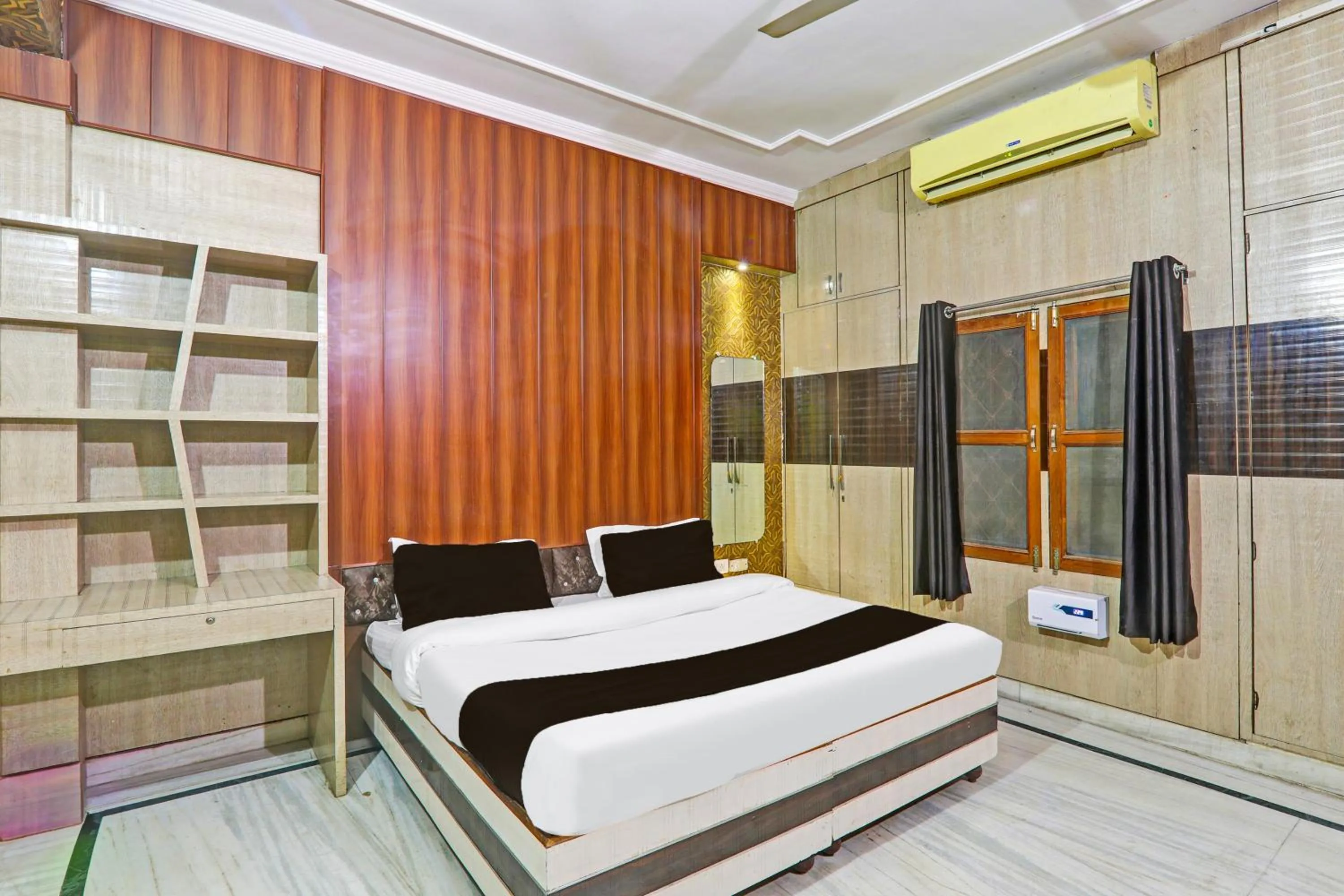 Hotel O S&R Haven