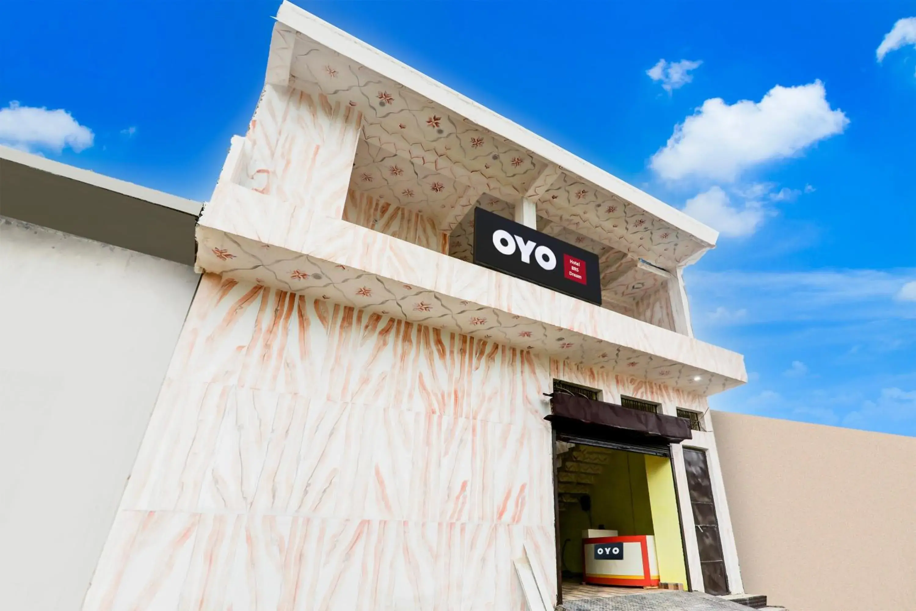 Facade/entrance in Hotel O by OYO BRS Dream Facade/entrance in Hotel O by OYO BRS Dream