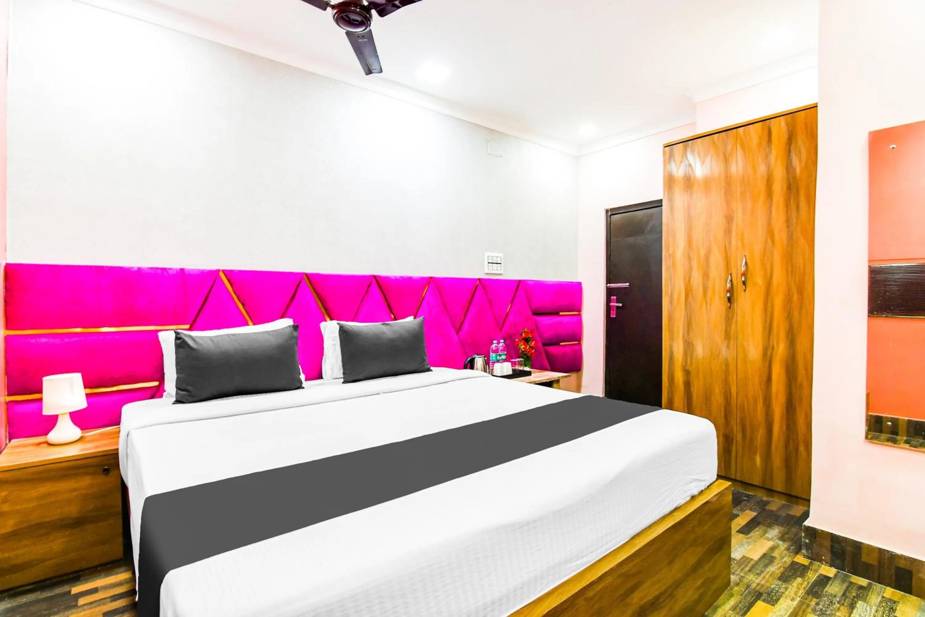 Bedroom in Hotel O Barsana