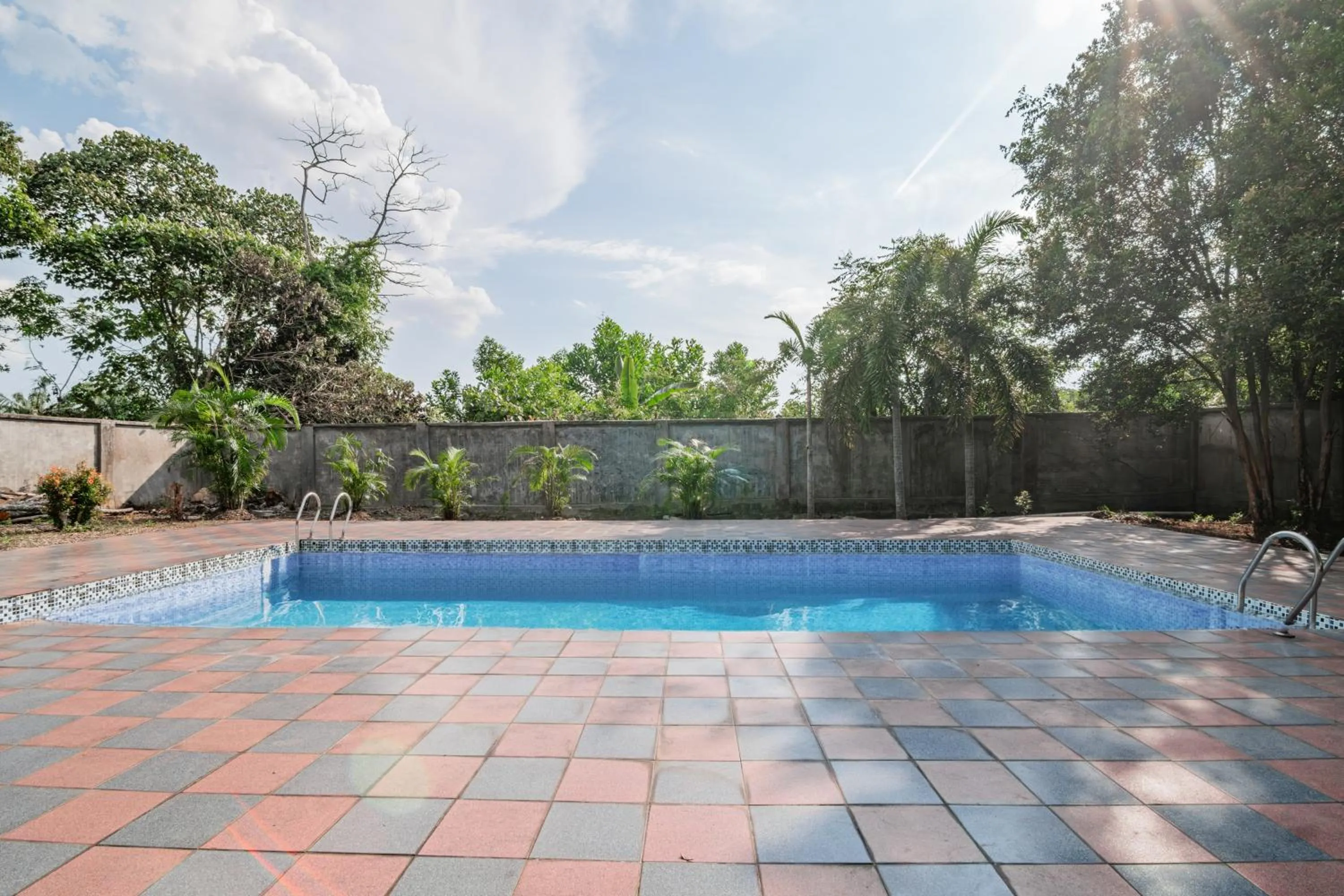 Swimming pool in Collection O Pusat Kota Pekanbaru Near Mall Ska Formerly Hotel Olgaria
