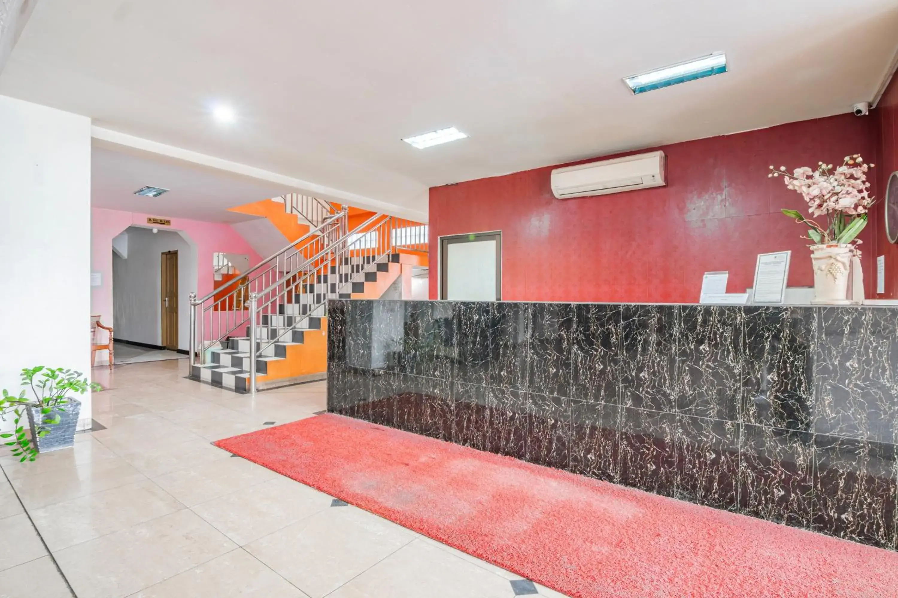 Lobby or reception in Collection O Pusat Kota Pekanbaru Near Mall Ska Formerly Hotel Olgaria Lobby or reception in Collection O Pusat Kota Pekanbaru Near Mall Ska Formerly Hotel Olgaria