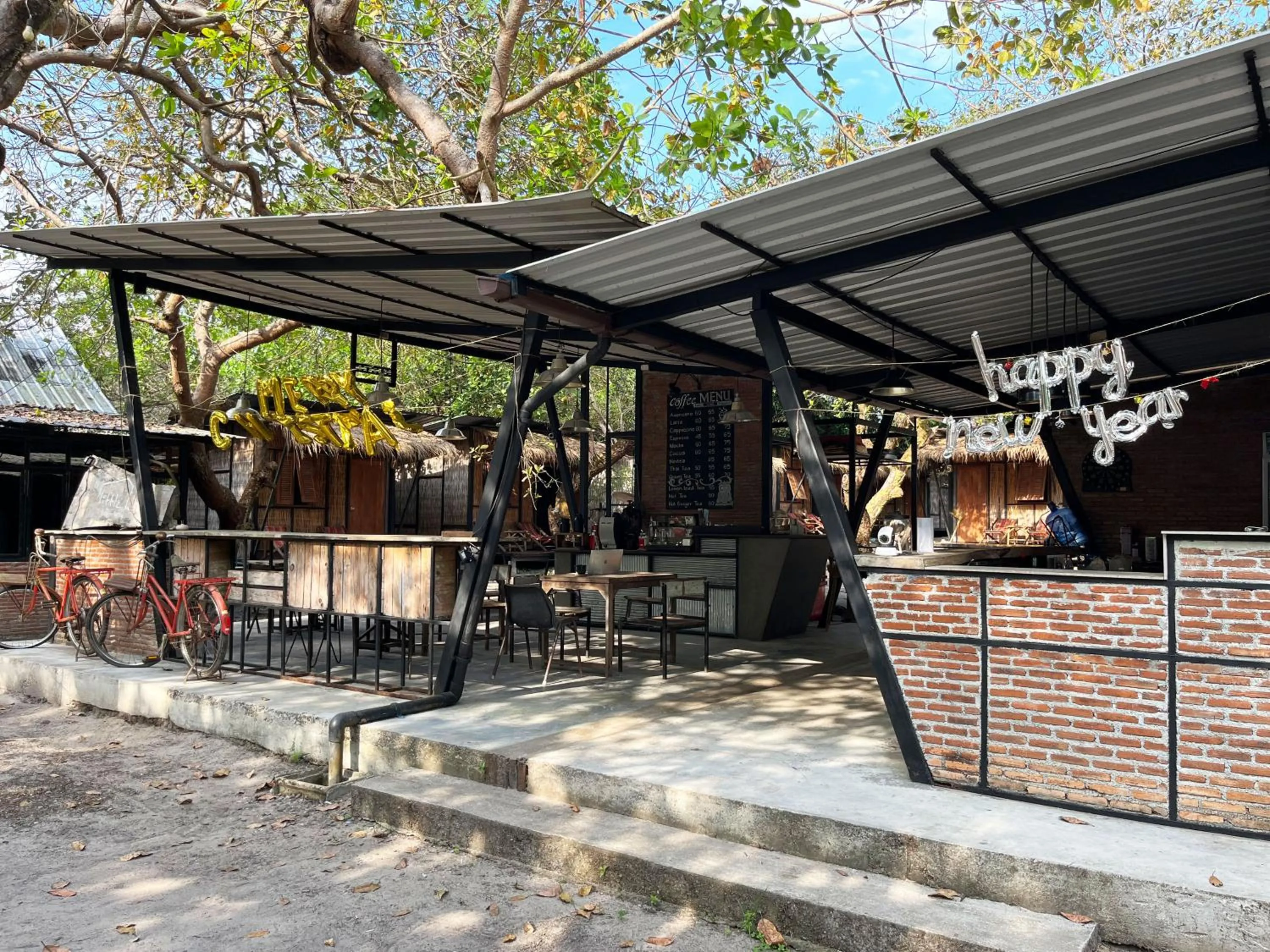 Restaurant/places to eat in Little Hut