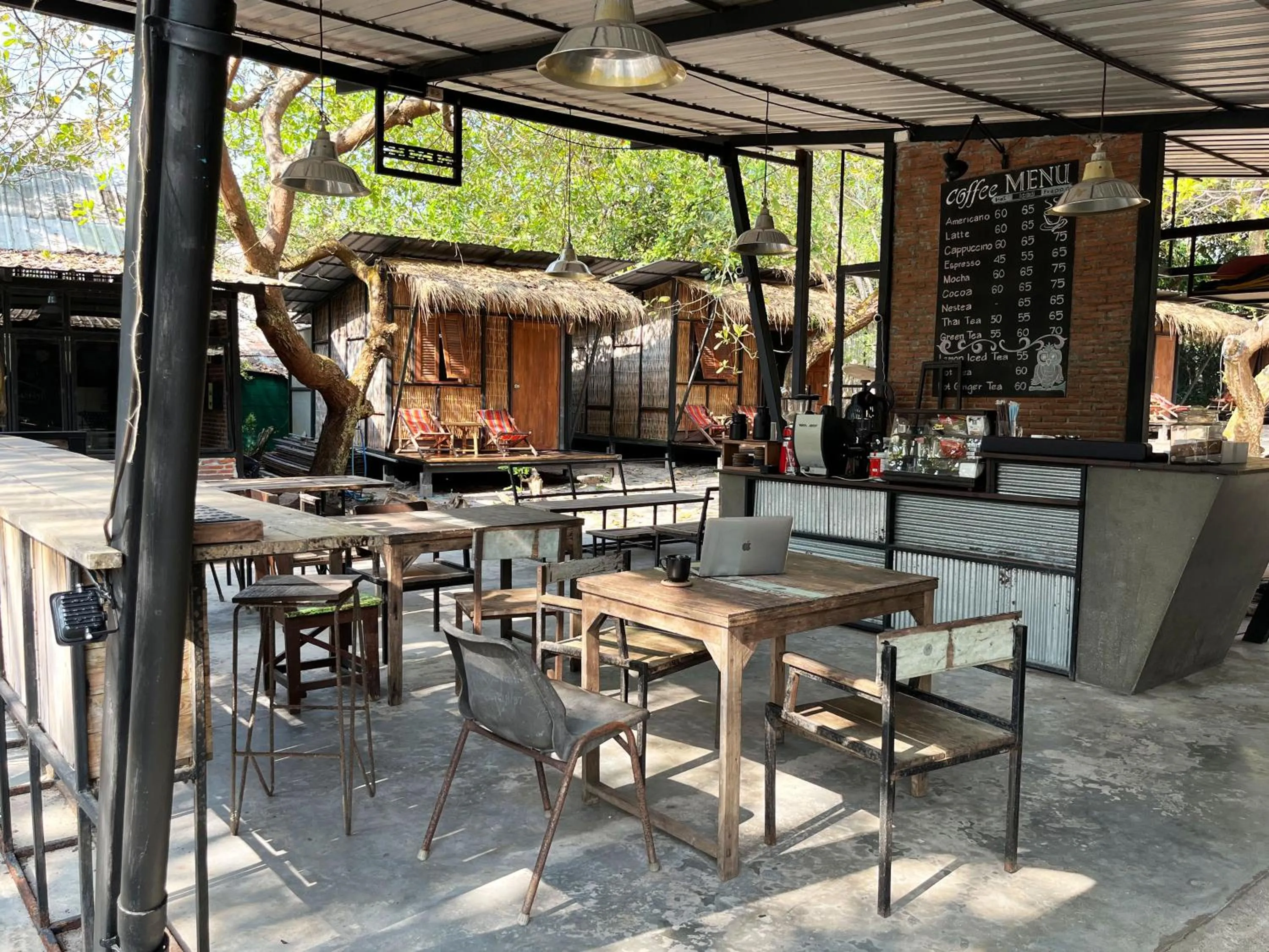 Restaurant/places to eat in Little Hut