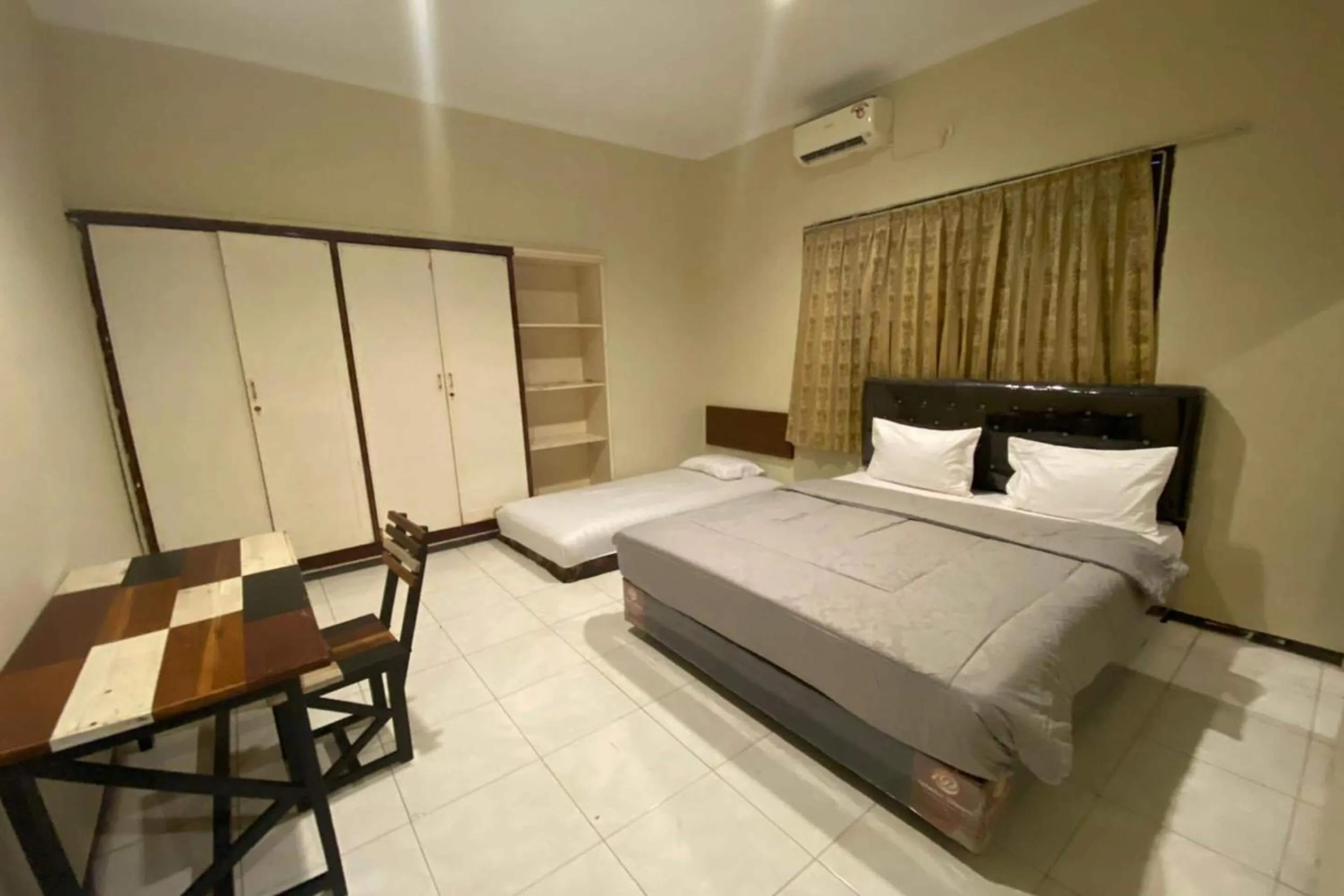Bedroom, Bed in Hotel O Sweet Home Residence Simpang Lima
